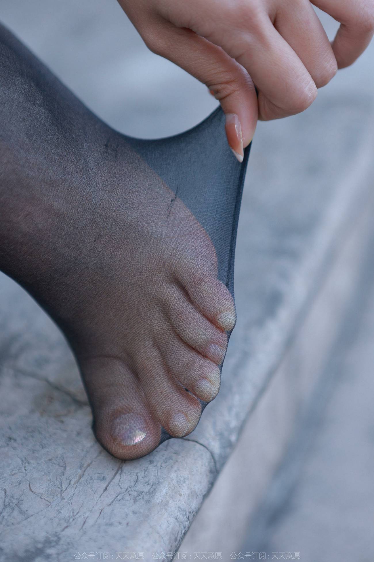 图片[46]-[IESS异思趣向]2022.04.01 丝享家1046：婉萍《嘿丝皮裙街拍》[87P] – 速更版-美库