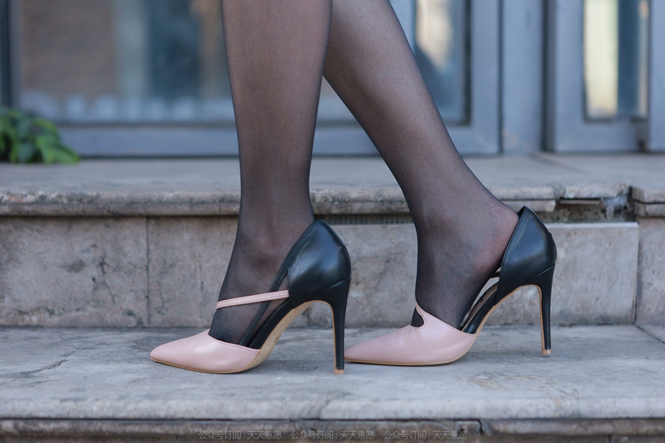 图片[57]-[IESS异思趣向]2022.04.01 丝享家1046：婉萍《嘿丝皮裙街拍》[87P] – 速更版-美库