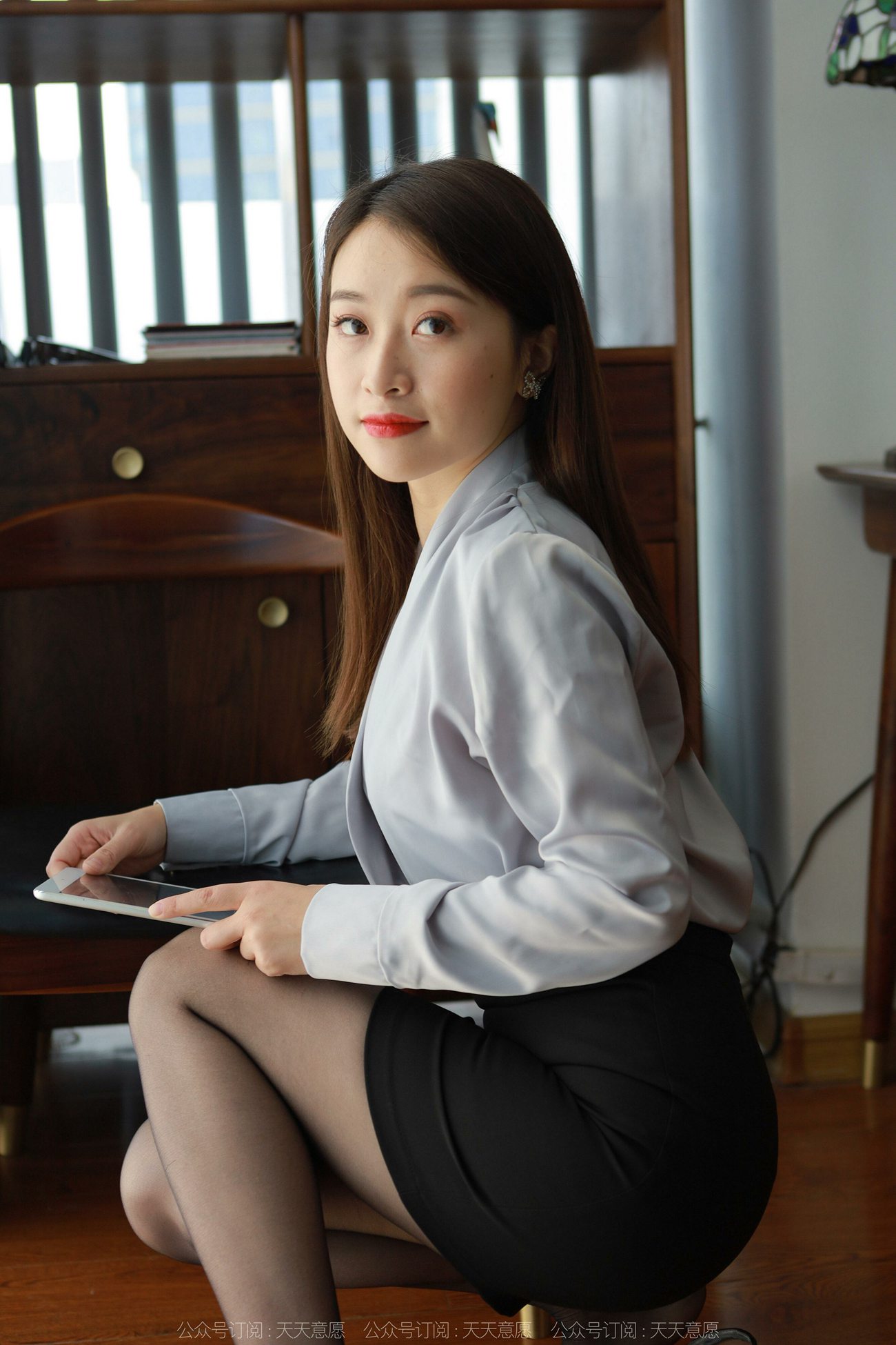 图片[25]-[IESS异思趣向] 2022.04.04 丝享家1049：小婕《办公室的甜蜜蜜》[95P] – 速更版-美库