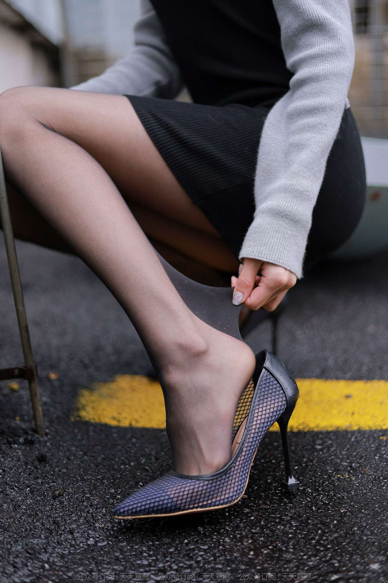 图片[24]-[IESS异思趣向] 2022.04.06 丝享家1051：小六《雨中的嘿丝》[82P] – 速更版-美库