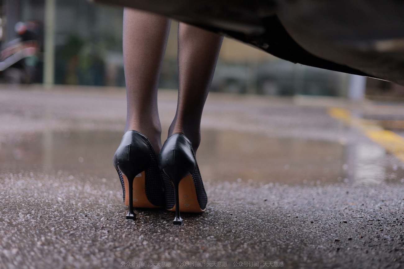 图片[35]-[IESS异思趣向] 2022.04.06 丝享家1051：小六《雨中的嘿丝》[82P] – 速更版-美库