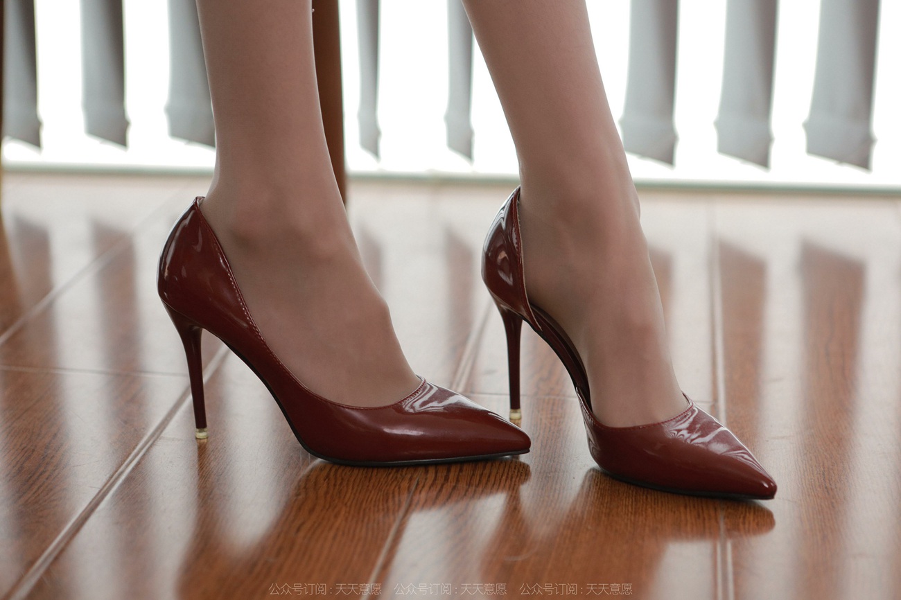 图片[13]-[IESS异思趣向] 2022.04.09 丝享家1054：团团《迷人的酒红旗袍》[81P] – 速更版-美库