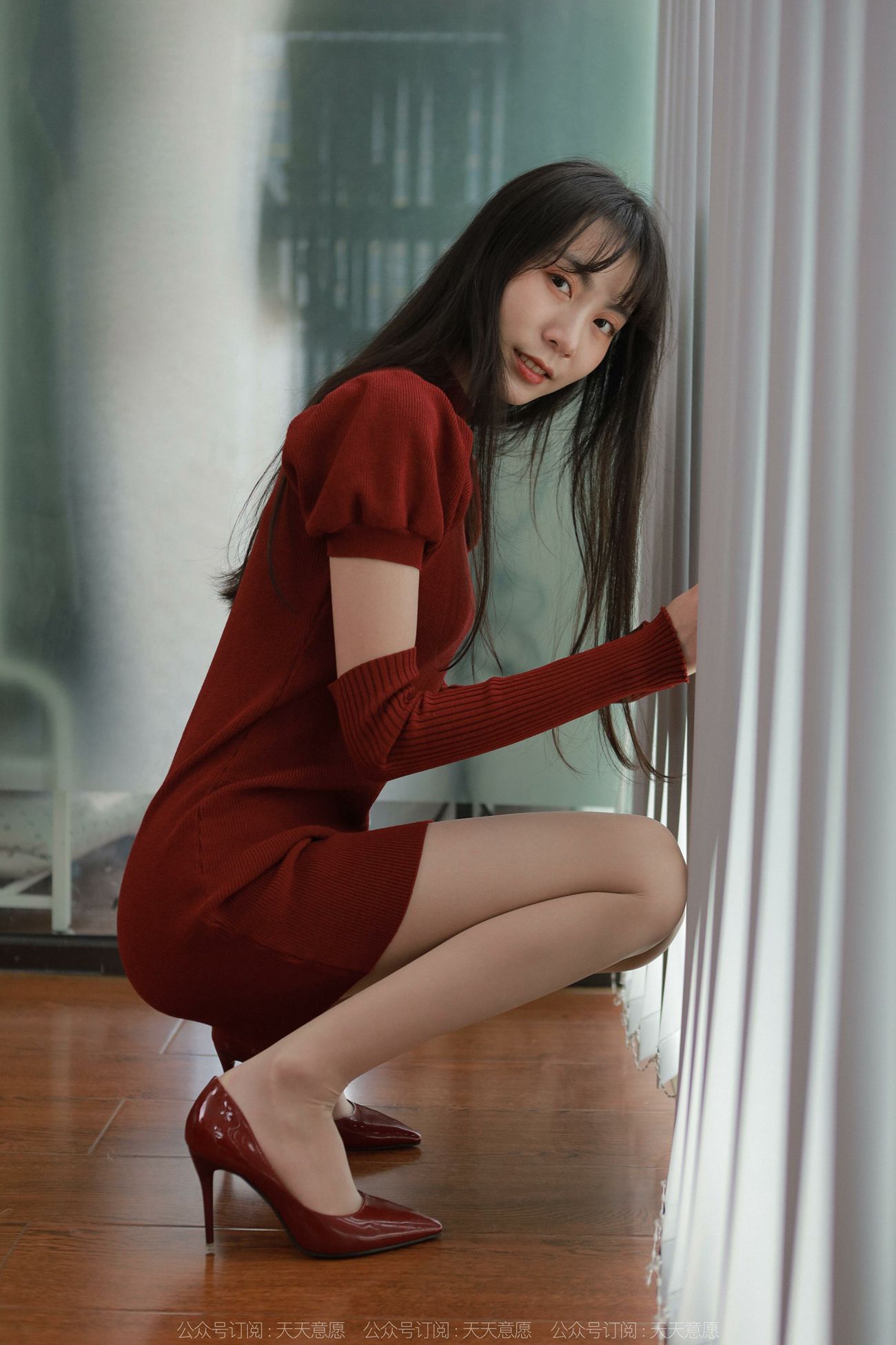 图片[36]-[IESS异思趣向] 2022.04.09 丝享家1054：团团《迷人的酒红旗袍》[81P] – 速更版-美库