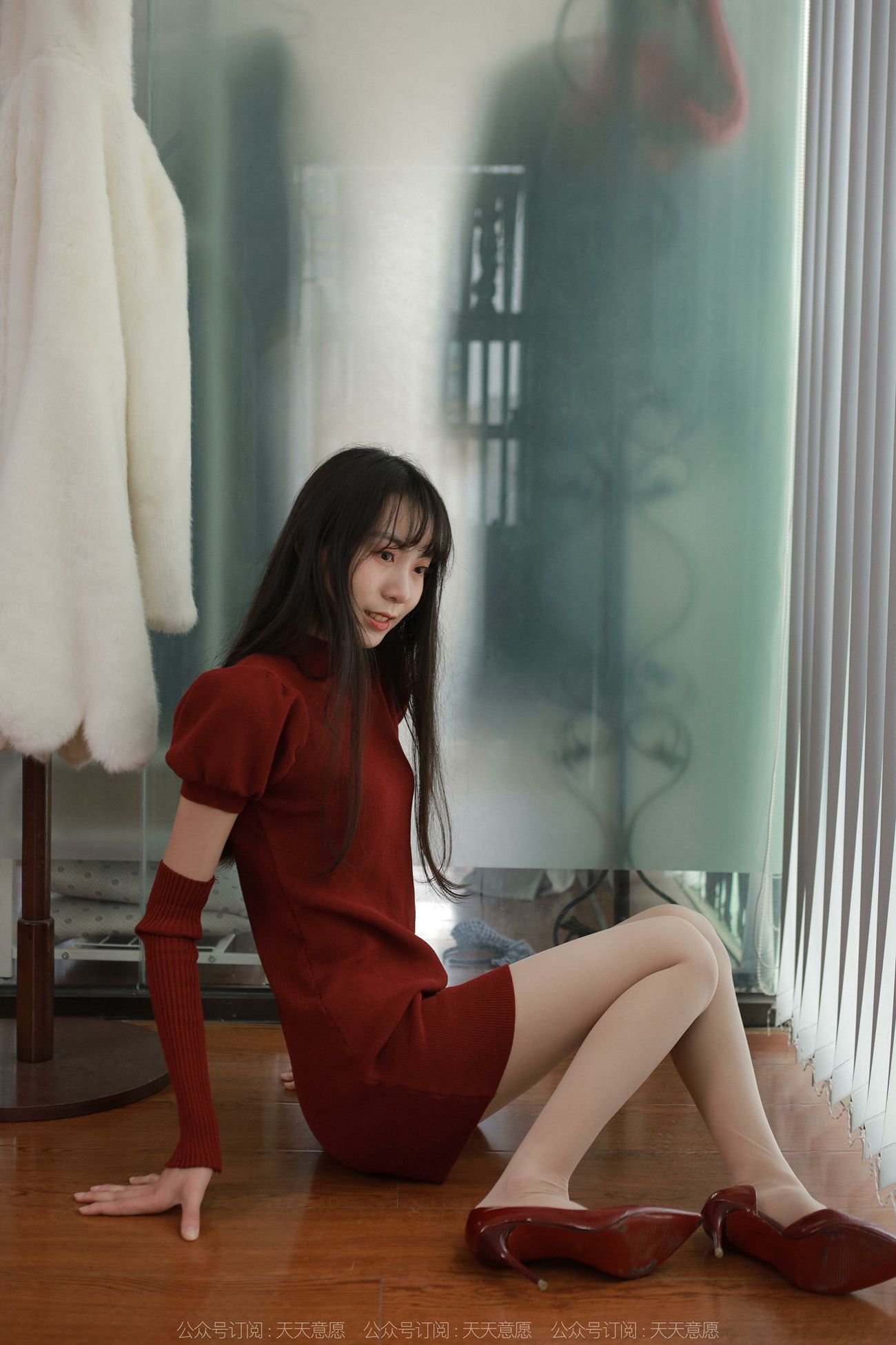 图片[37]-[IESS异思趣向] 2022.04.09 丝享家1054：团团《迷人的酒红旗袍》[81P] – 速更版-美库