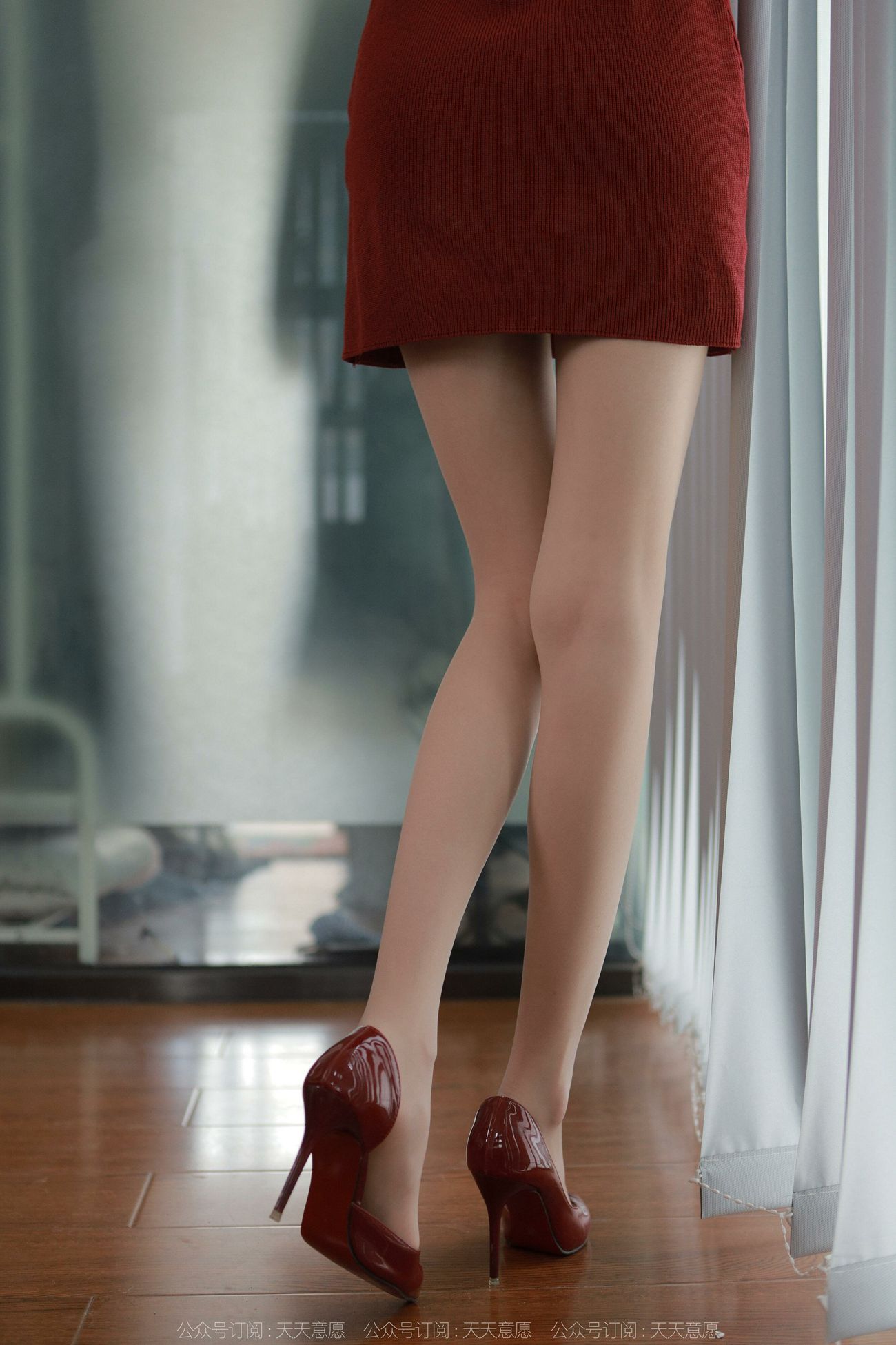 图片[53]-[IESS异思趣向] 2022.04.09 丝享家1054：团团《迷人的酒红旗袍》[81P] – 速更版-美库