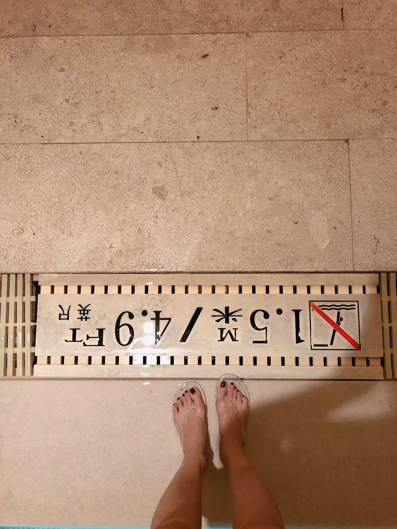 图片[26]-安乔乔儿(Nia乔乔)  泳池裸足[140P] – 速更版-美库