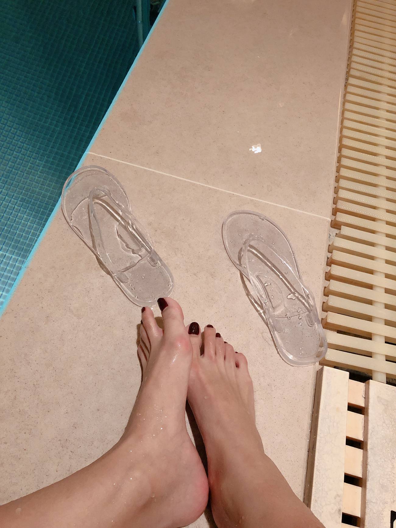 图片[63]-安乔乔儿(Nia乔乔)  泳池裸足[140P] – 速更版-美库