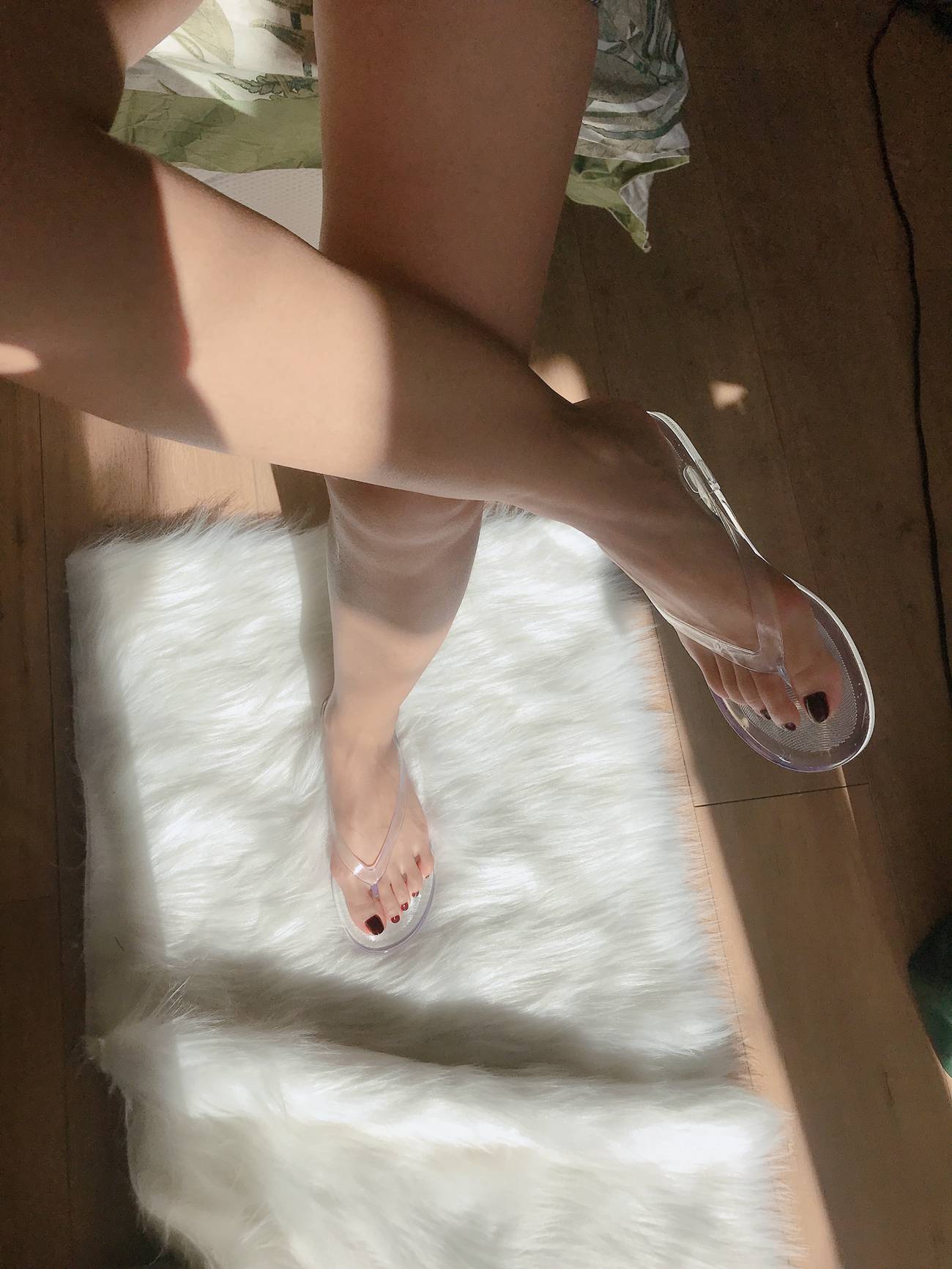 图片[110]-安乔乔儿(Nia乔乔)  泳池裸足[140P] – 速更版-美库