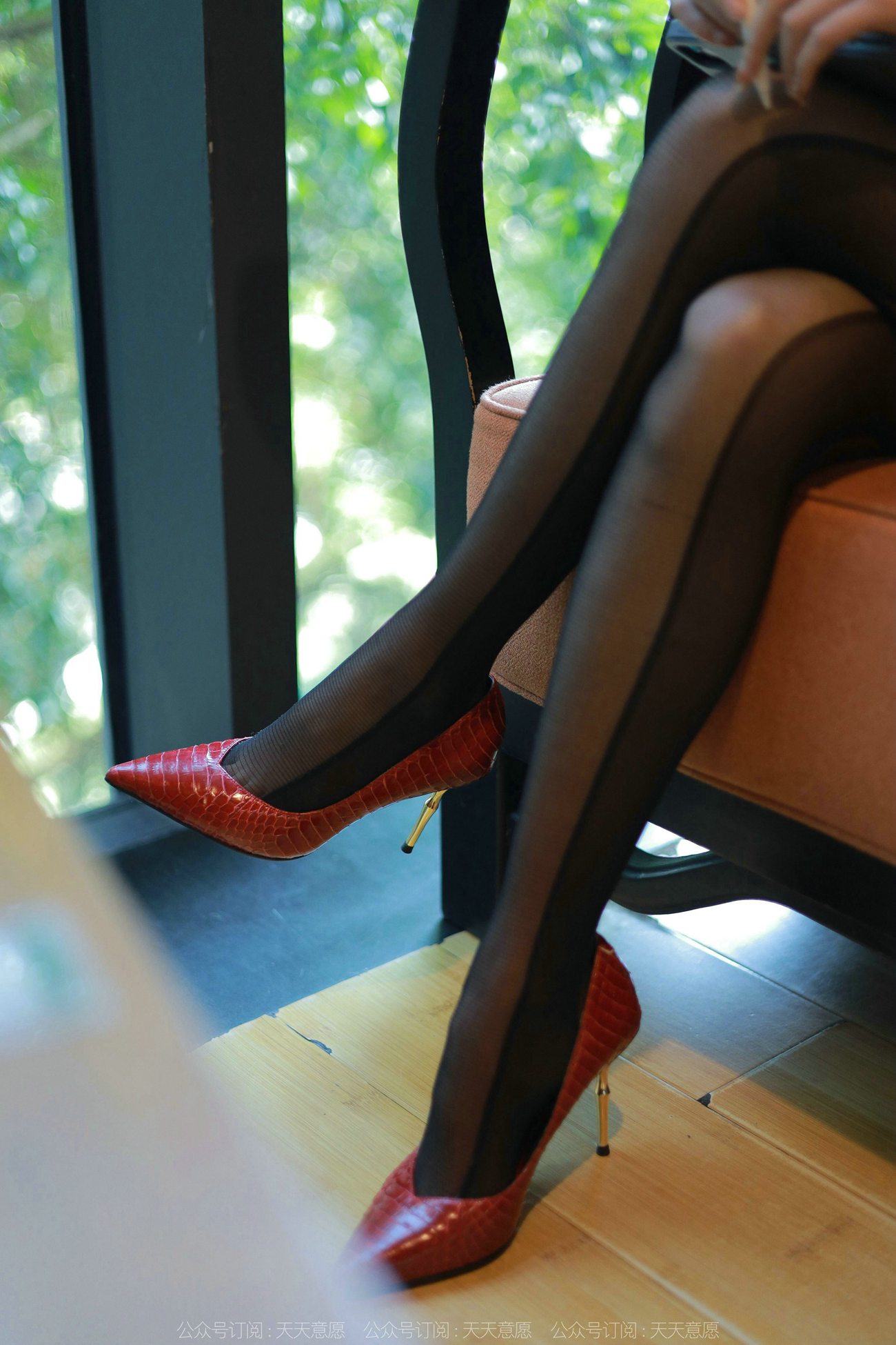 图片[11]-[IESS异思趣向] 2022.04.12 丝享家1057：婉萍《OL嘿丝玉姐》[93P] – 速更版-美库