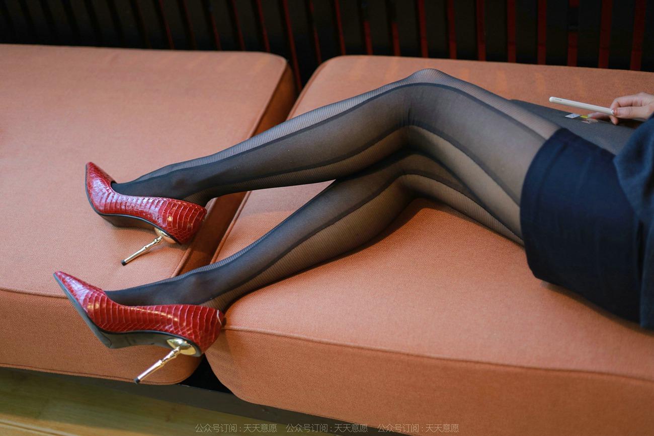 图片[20]-[IESS异思趣向] 2022.04.12 丝享家1057：婉萍《OL嘿丝玉姐》[93P] – 速更版-美库