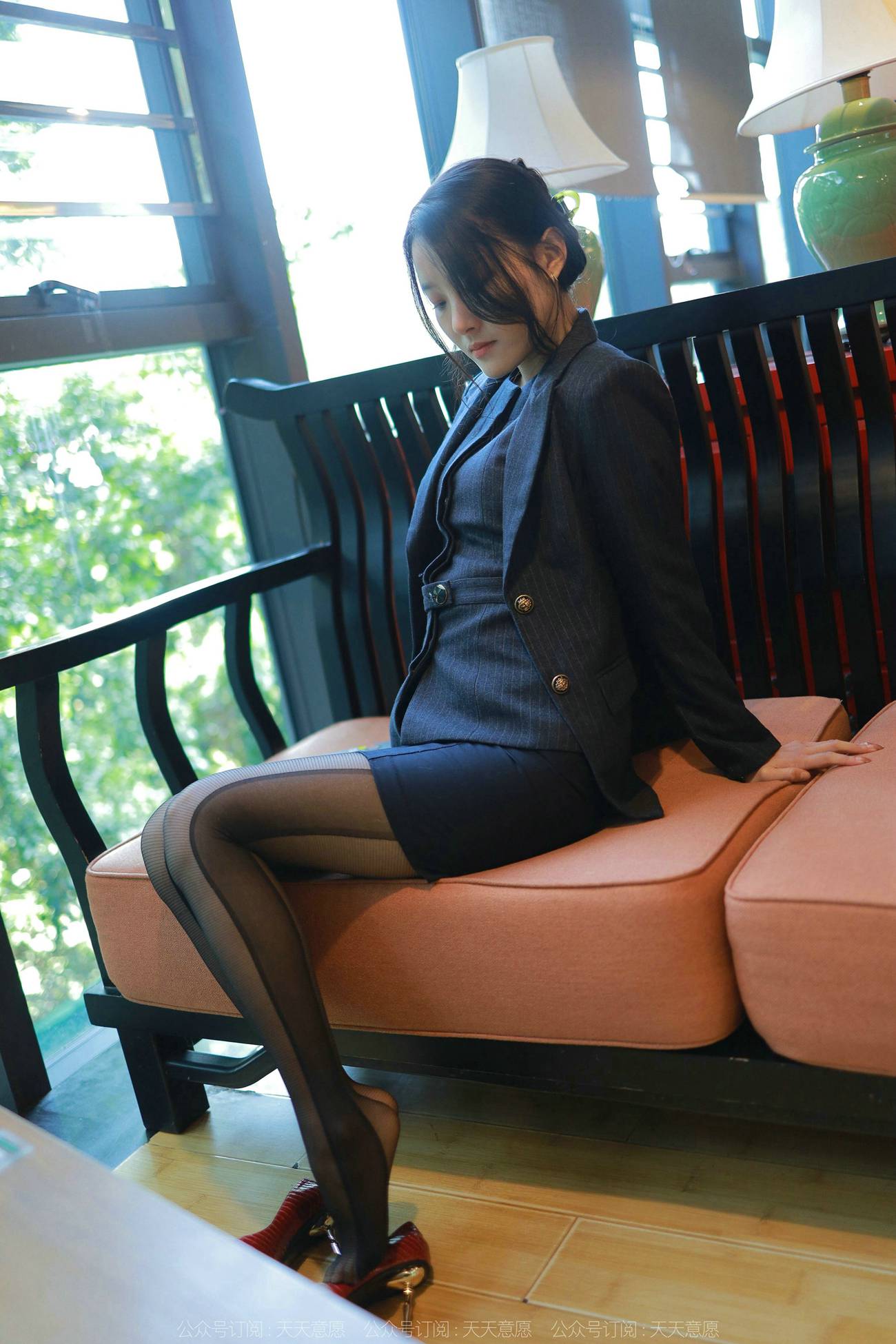 图片[45]-[IESS异思趣向] 2022.04.12 丝享家1057：婉萍《OL嘿丝玉姐》[93P] – 速更版-美库