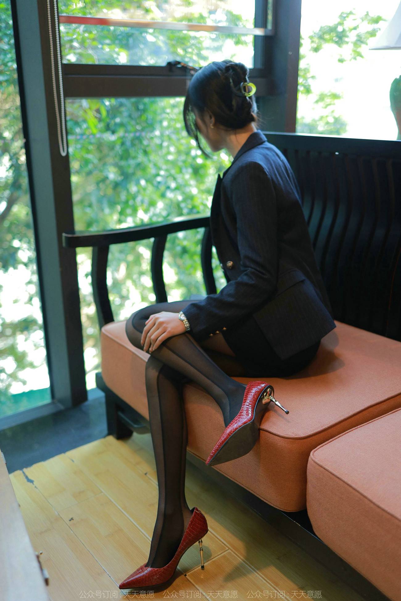 图片[51]-[IESS异思趣向] 2022.04.12 丝享家1057：婉萍《OL嘿丝玉姐》[93P] – 速更版-美库