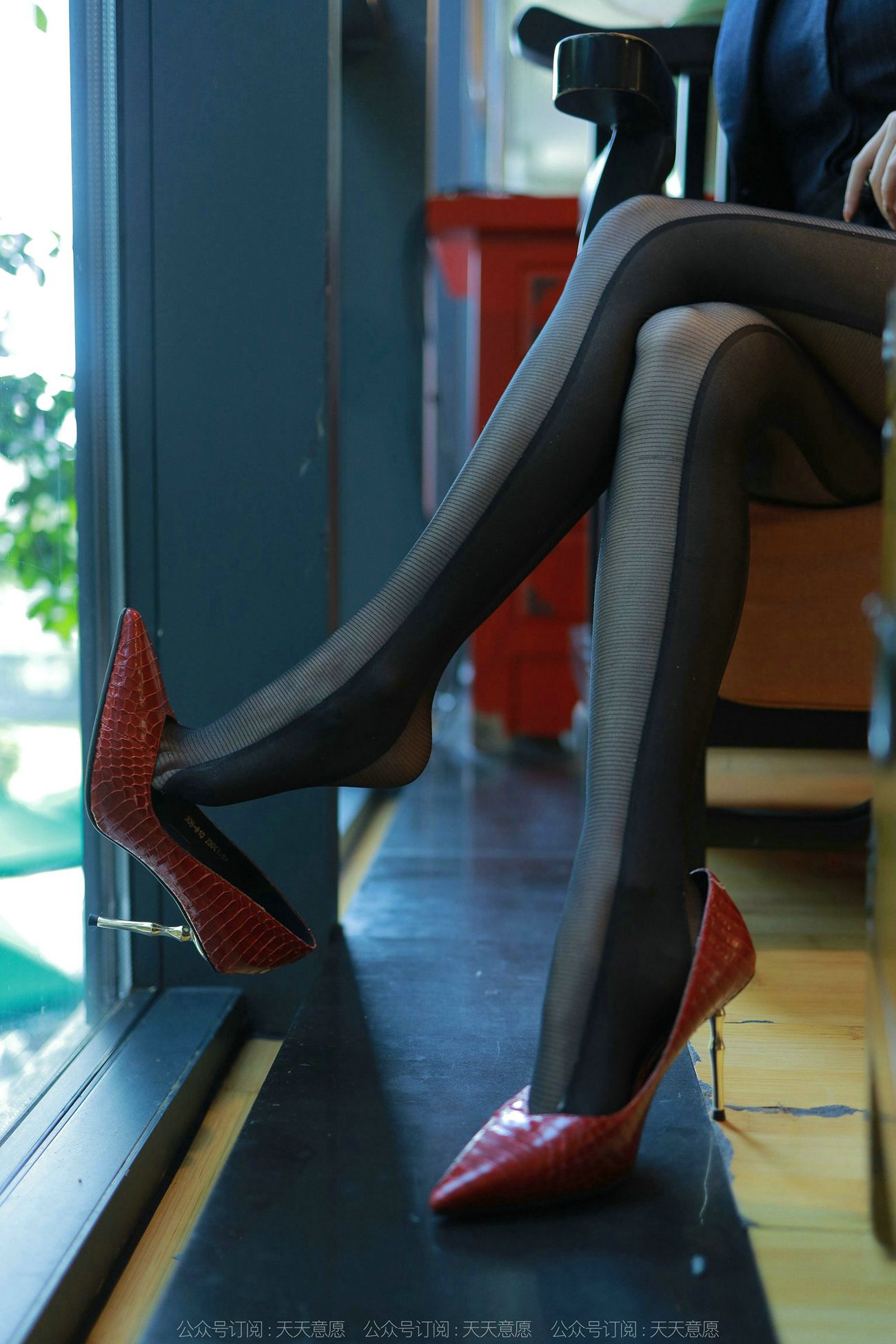 图片[61]-[IESS异思趣向] 2022.04.12 丝享家1057：婉萍《OL嘿丝玉姐》[93P] – 速更版-美库