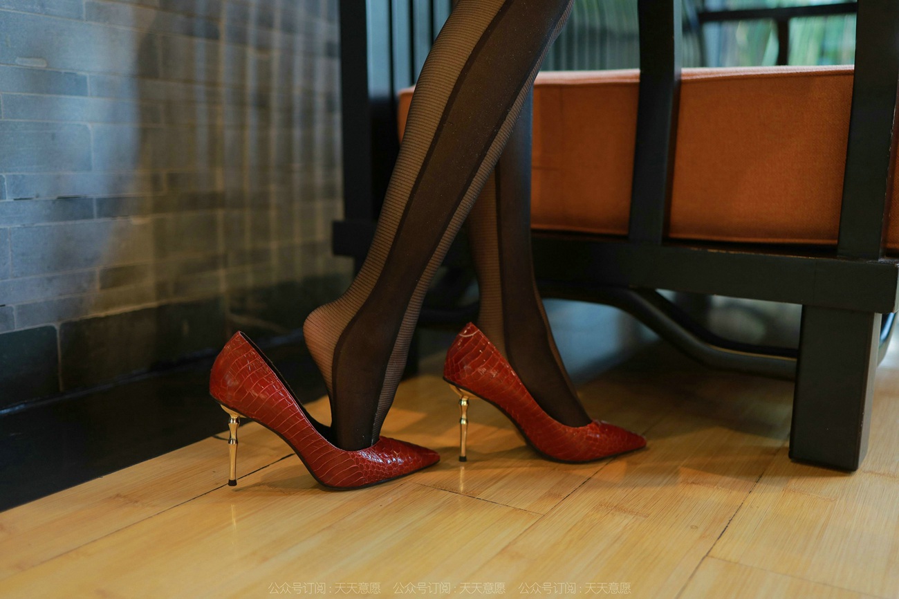 图片[71]-[IESS异思趣向] 2022.04.12 丝享家1057：婉萍《OL嘿丝玉姐》[93P] – 速更版-美库