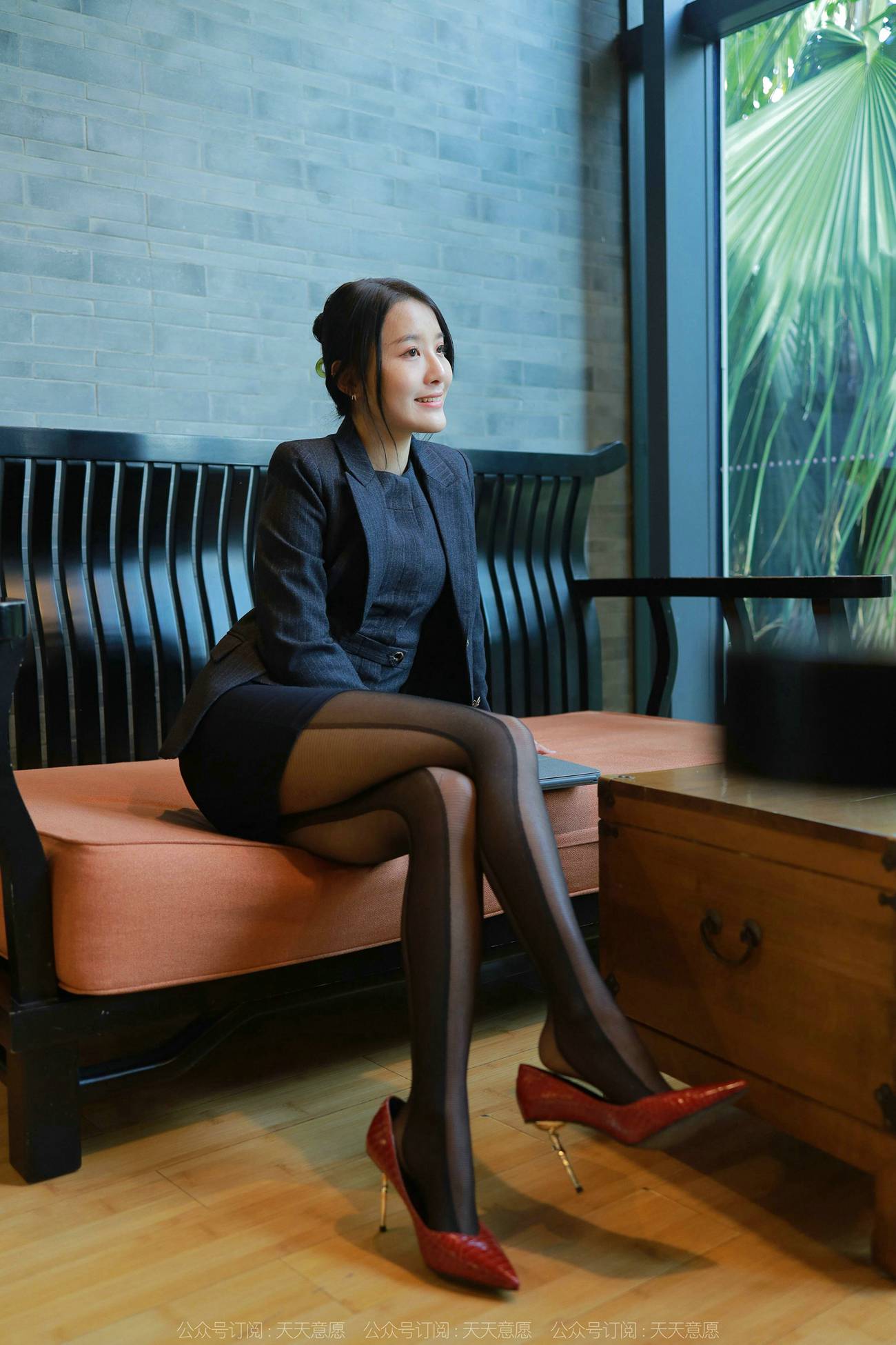 图片[79]-[IESS异思趣向] 2022.04.12 丝享家1057：婉萍《OL嘿丝玉姐》[93P] – 速更版-美库