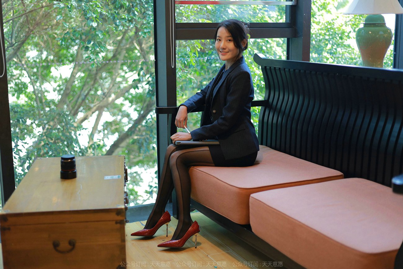 图片[92]-[IESS异思趣向] 2022.04.12 丝享家1057：婉萍《OL嘿丝玉姐》[93P] – 速更版-美库