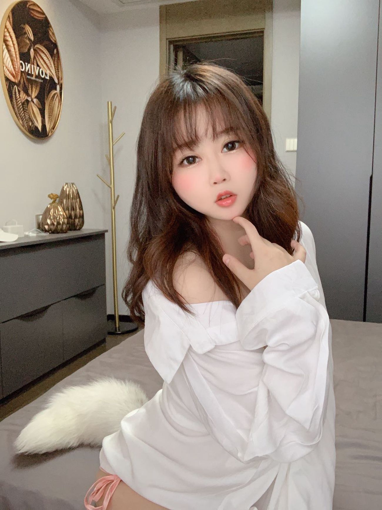 图片[7]-蜜桃少女是依酱呀  – 尾巴[8P] – 速更版-美库