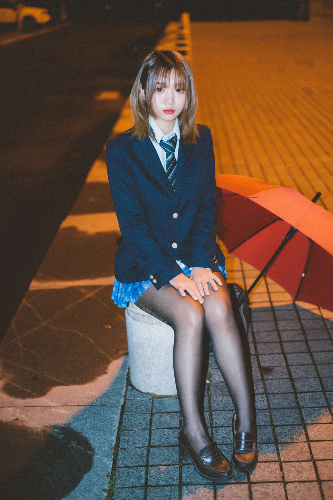 图片[12]-网紅Coser@柒柒要乖哦 深夜公园JK [19P] – 速更版-美库