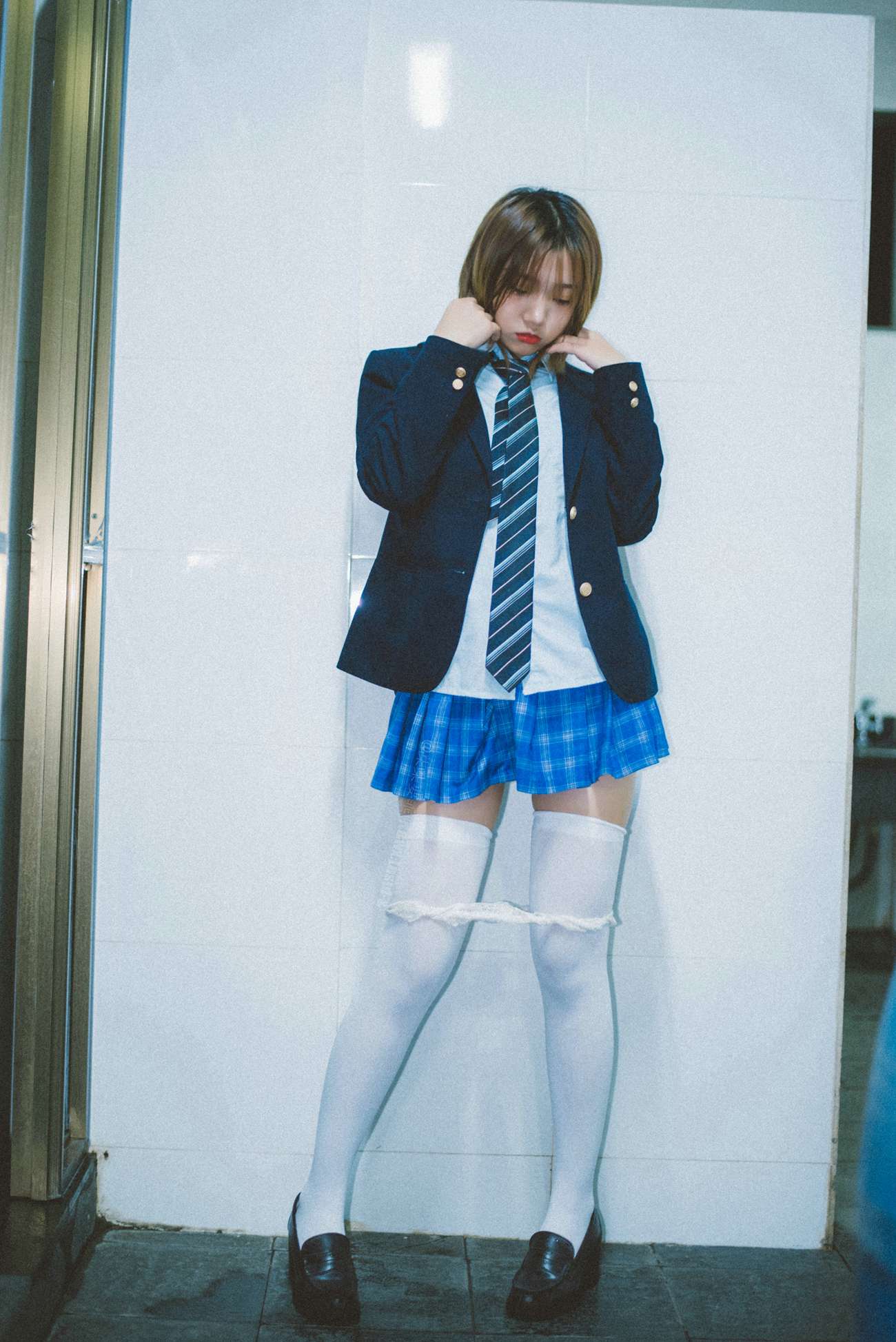 图片[19]-网紅Coser@柒柒要乖哦 深夜公园JK [19P] – 速更版-美库