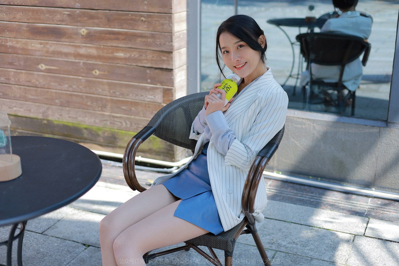 图片[22]-[IESS异思趣向] 2022.04.16 丝享家1061：婉萍《蓝衣女神》[84P] – 速更版-美库