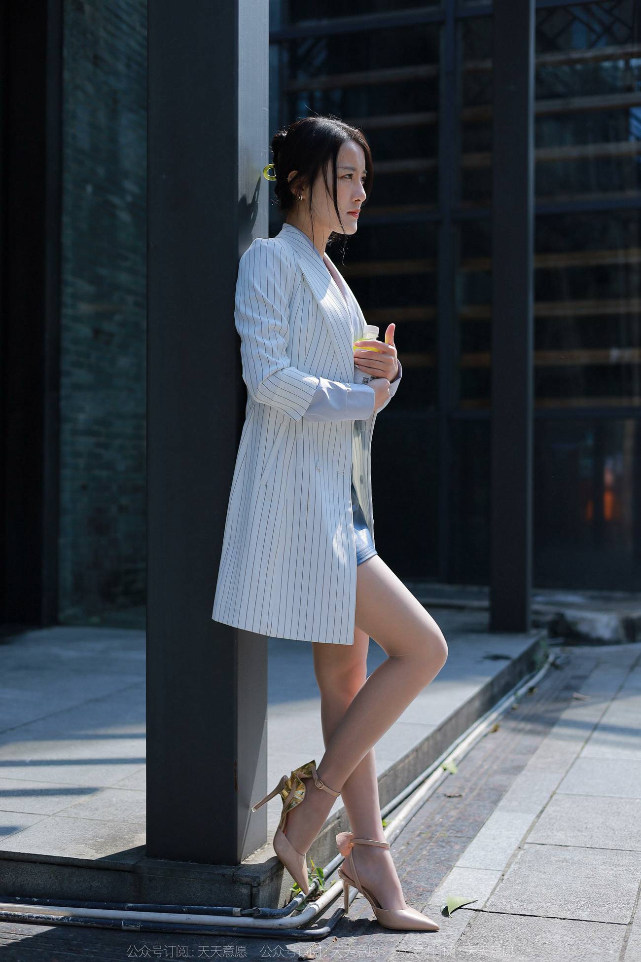 图片[57]-[IESS异思趣向] 2022.04.16 丝享家1061：婉萍《蓝衣女神》[84P] – 速更版-美库