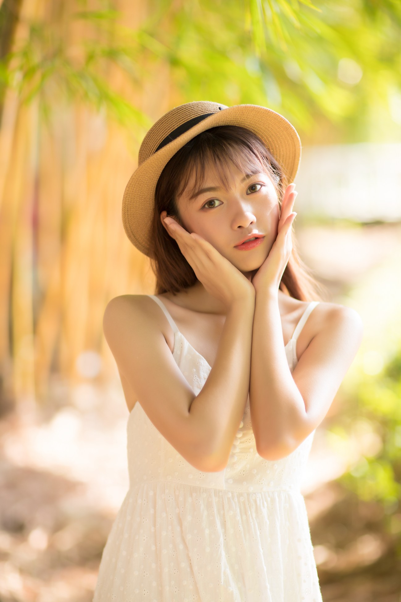 [YITUYU艺图语] 2021.08.23 光照进的地方 晓颖 [23P] - 速更版-艺库