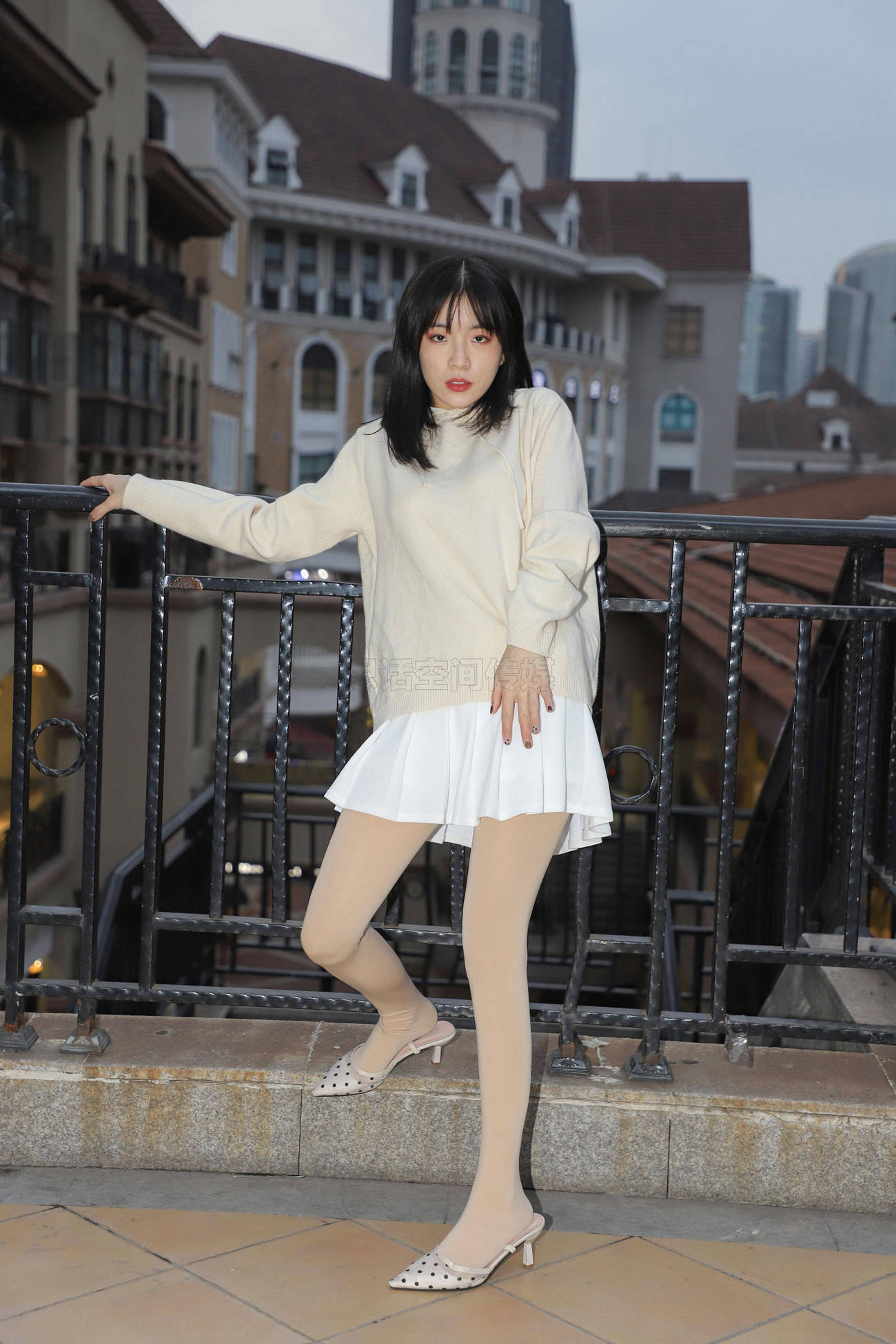 图片[11]-[SiHua思话]SJ058 小狐狸 步行街日系软妹[44P] – 速更版-美库