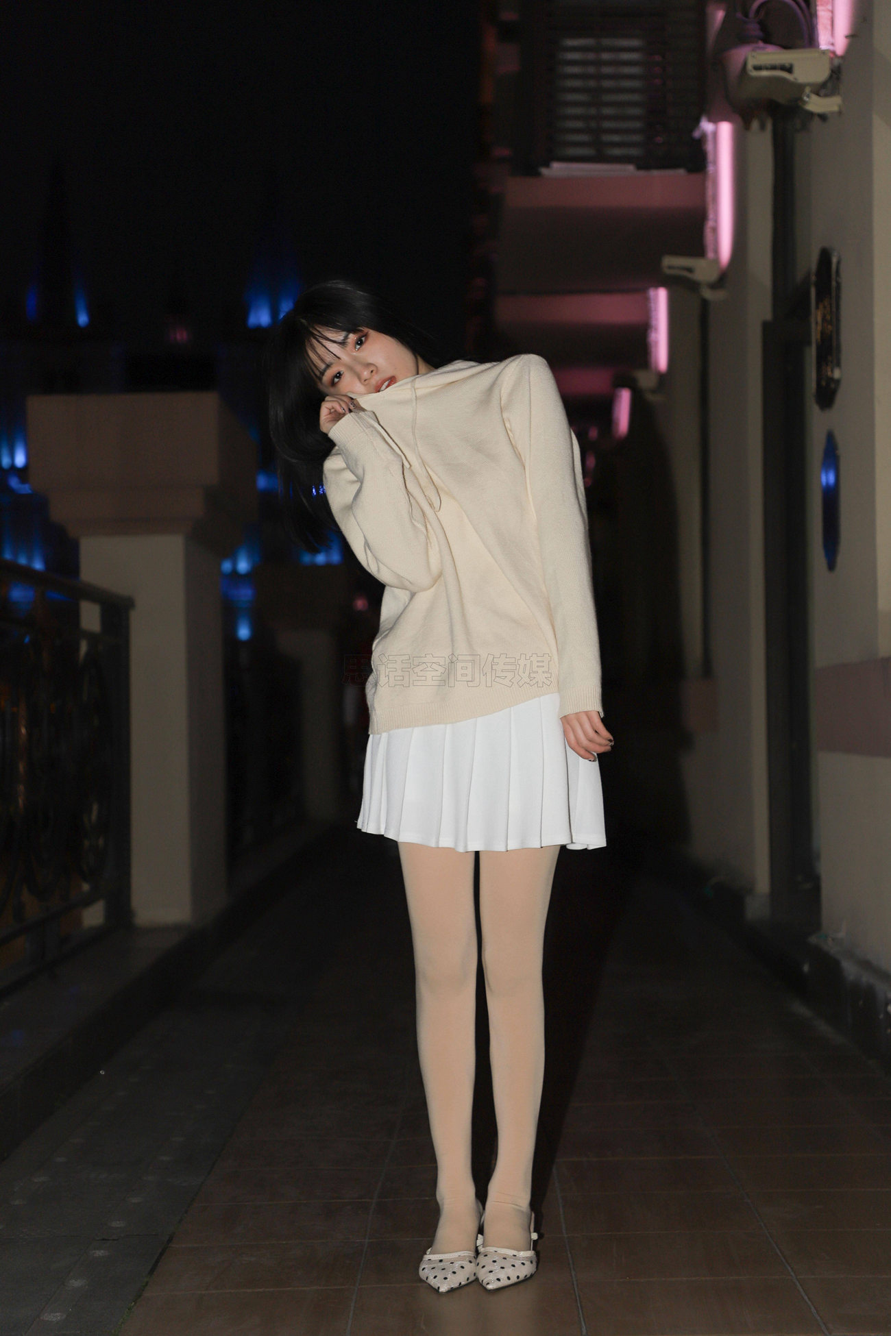 图片[42]-[SiHua思话]SJ058 小狐狸 步行街日系软妹[44P] – 速更版-美库