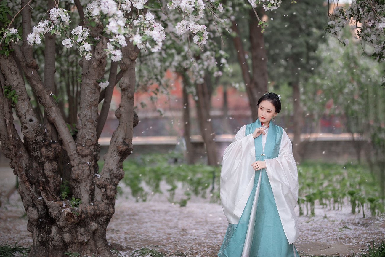 图片[20]-[YITUYU艺图语] 2021.08.30 花想容 晴空 [24P] – 速更版-美库