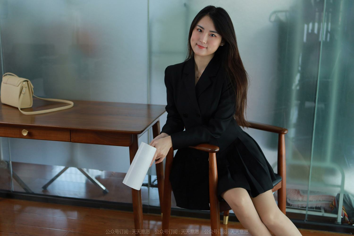 图片[22]-[IESS异思趣向] 2022.04.20 丝享家1065：小宝《黑色百褶裙》[79P] – 速更版-美库