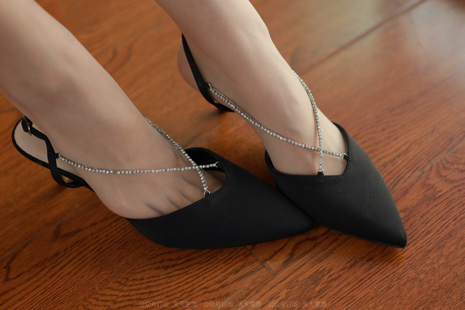 图片[27]-[IESS异思趣向] 2022.04.20 丝享家1065：小宝《黑色百褶裙》[79P] – 速更版-美库