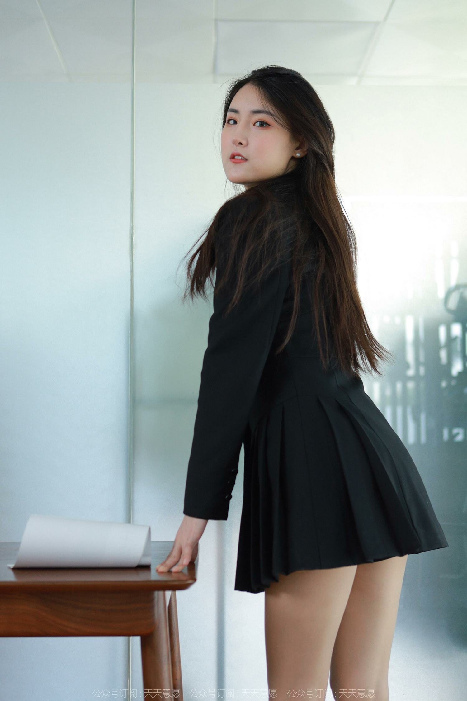 图片[60]-[IESS异思趣向] 2022.04.20 丝享家1065：小宝《黑色百褶裙》[79P] – 速更版-美库