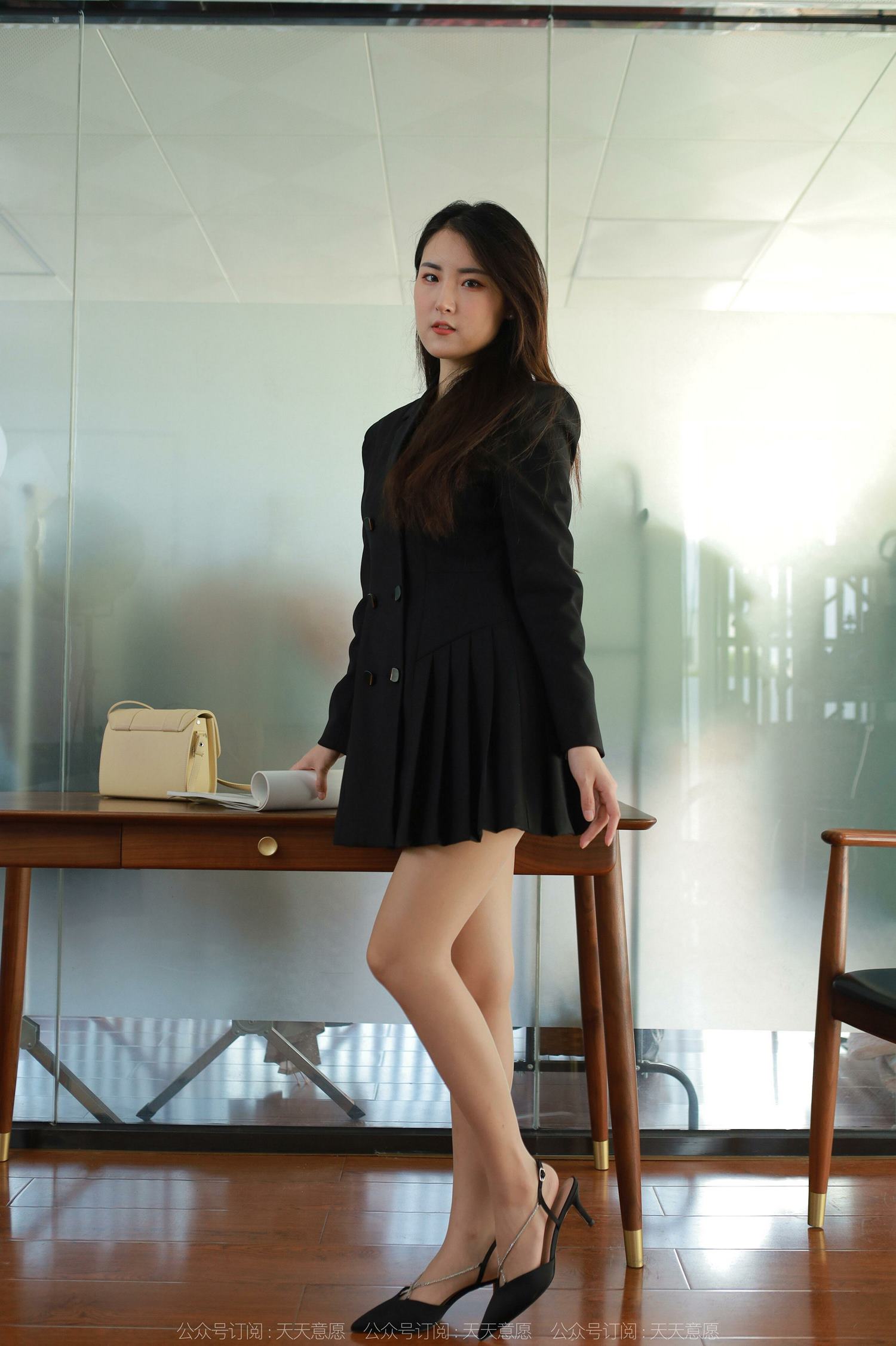 图片[75]-[IESS异思趣向] 2022.04.20 丝享家1065：小宝《黑色百褶裙》[79P] – 速更版-美库