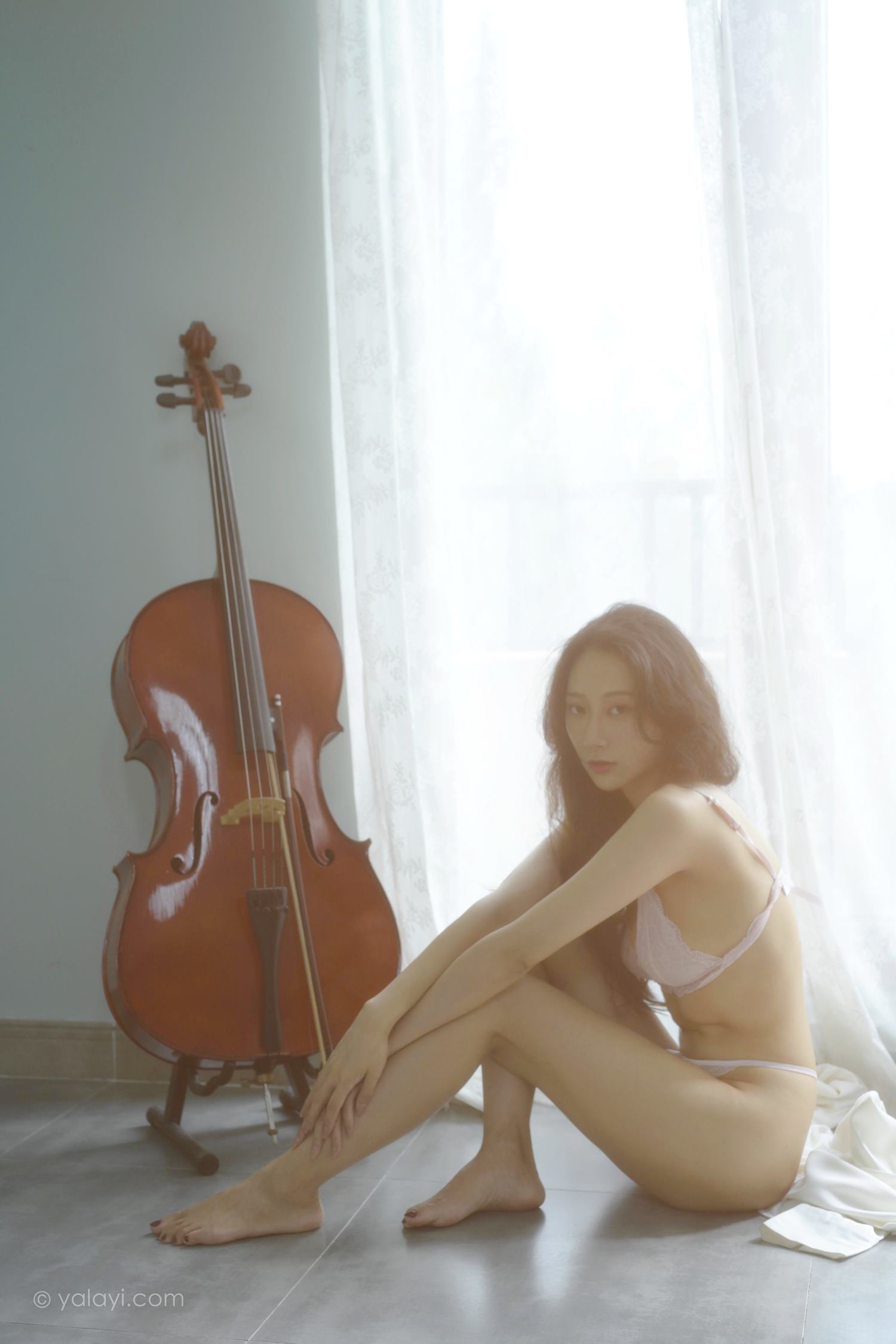 图片[13]-[YALAYI雅拉伊]2022.08.12 NO.963 清晨的景色 何嘉颖[41+1P] – 速更版-美库