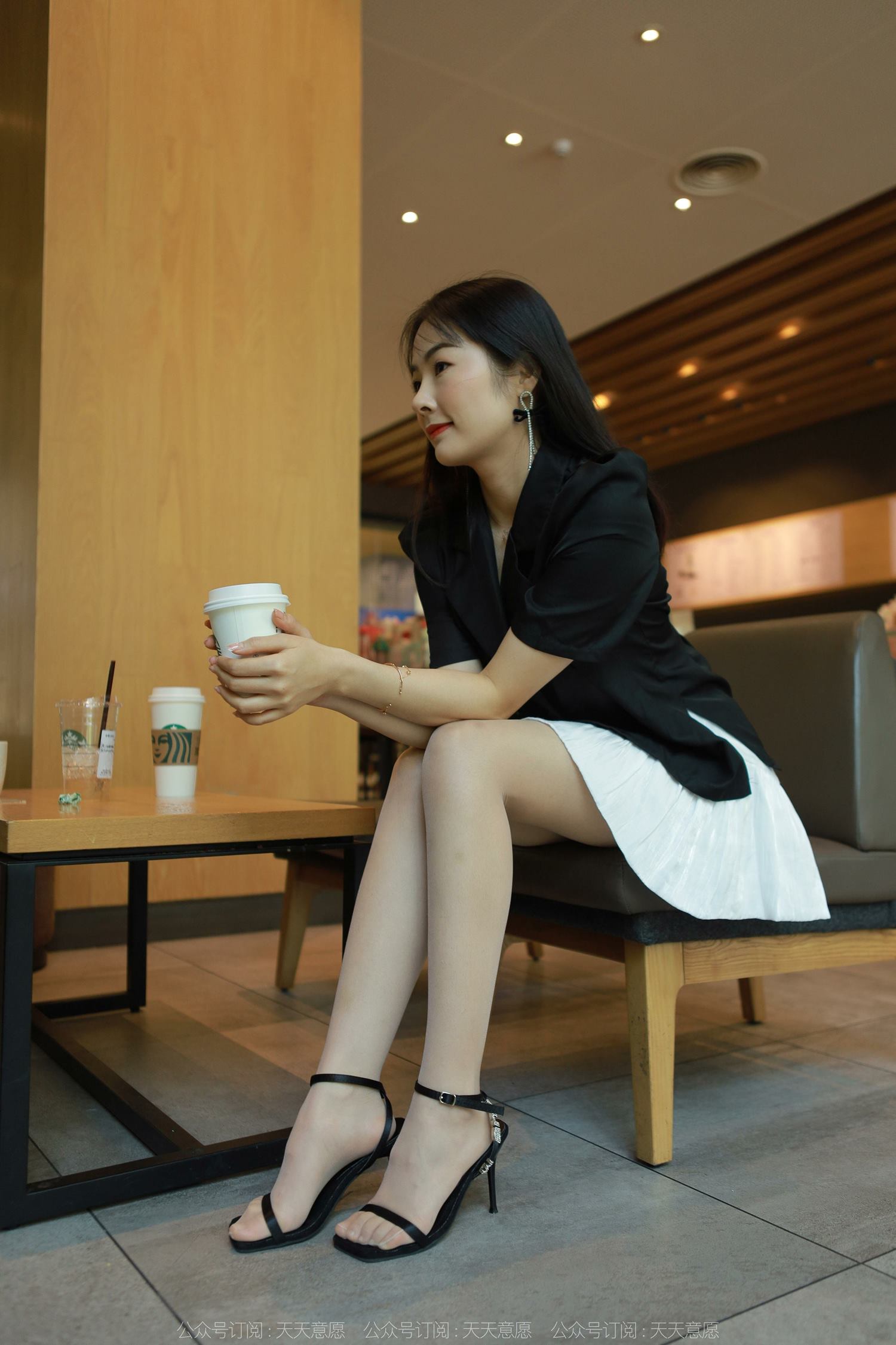 图片[22]-[IESS异思趣向] 耽丝 220403小金的黑色凉鞋 [85P] – 速更版-美库