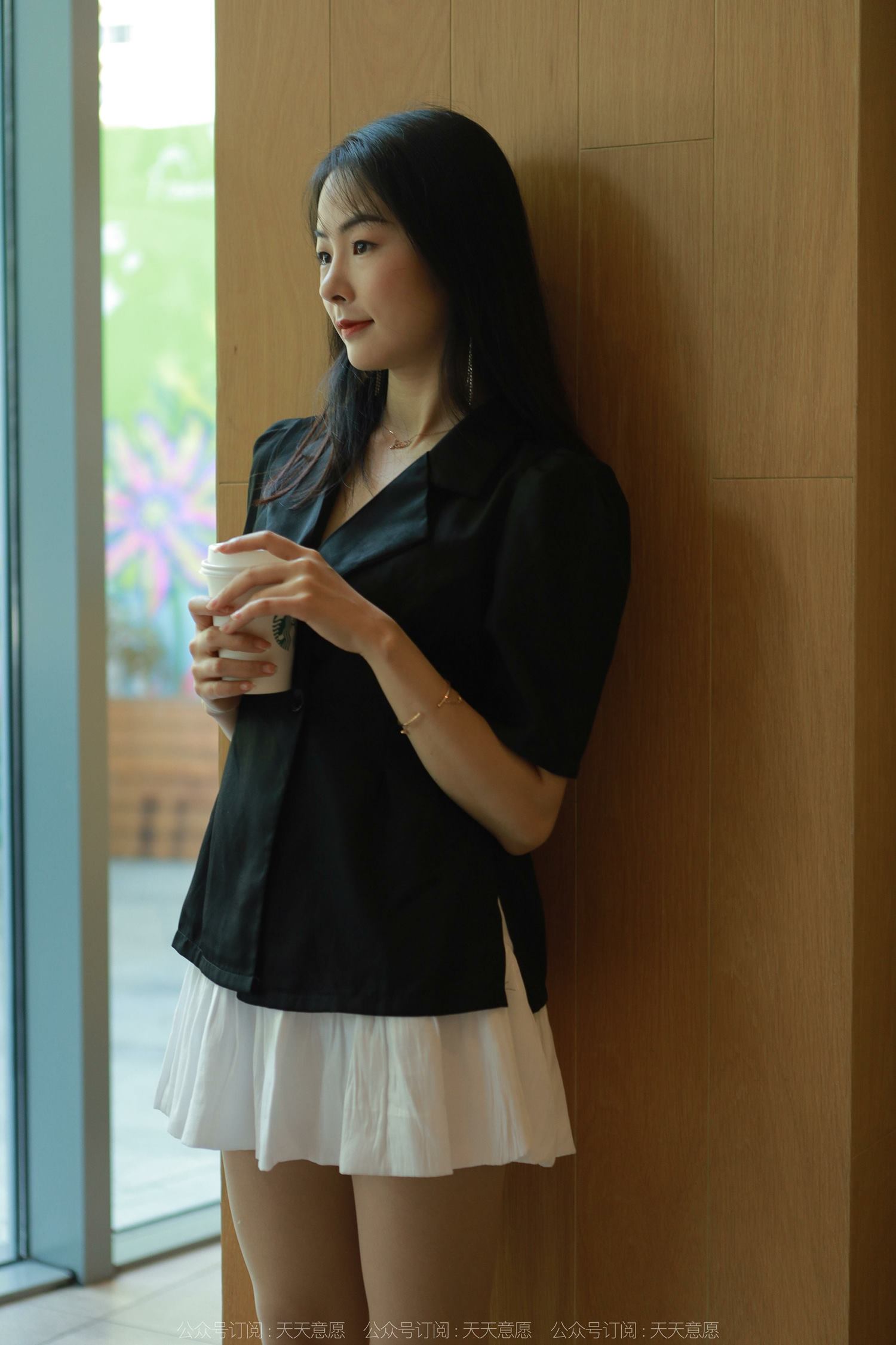 图片[35]-[IESS异思趣向] 耽丝 220403小金的黑色凉鞋 [85P] – 速更版-美库