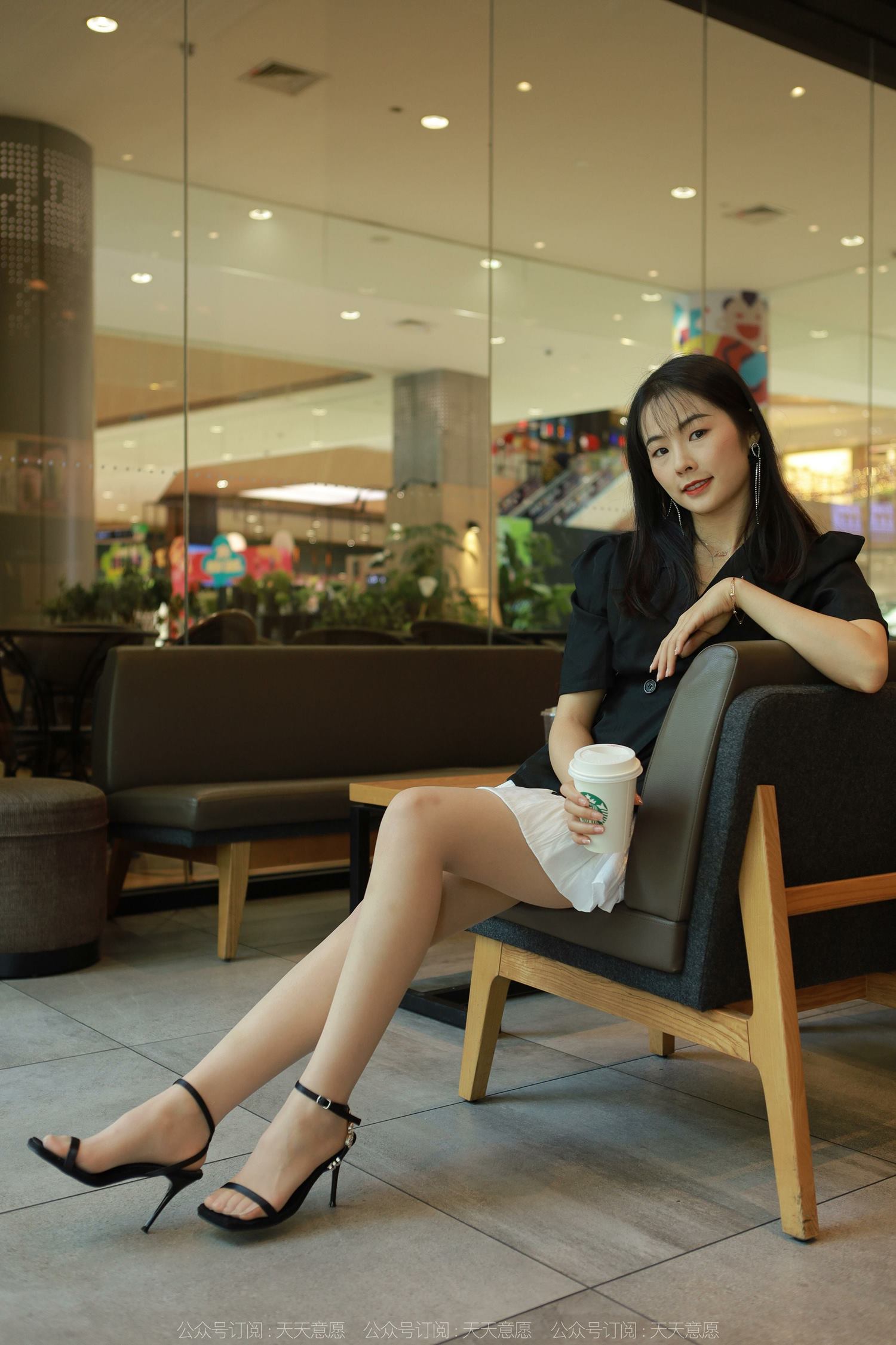 图片[53]-[IESS异思趣向] 耽丝 220403小金的黑色凉鞋 [85P] – 速更版-美库