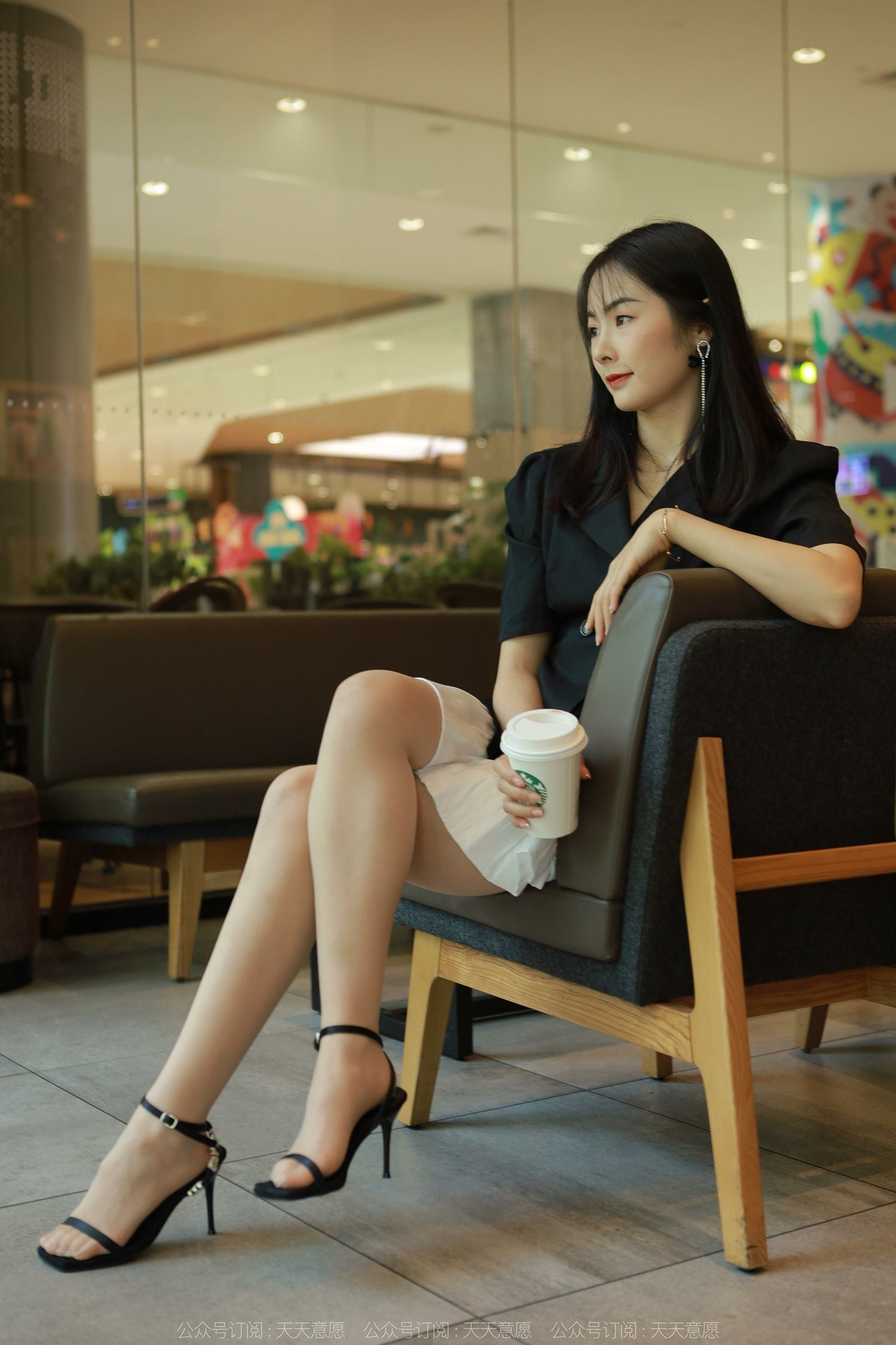 图片[54]-[IESS异思趣向] 耽丝 220403小金的黑色凉鞋 [85P] – 速更版-美库