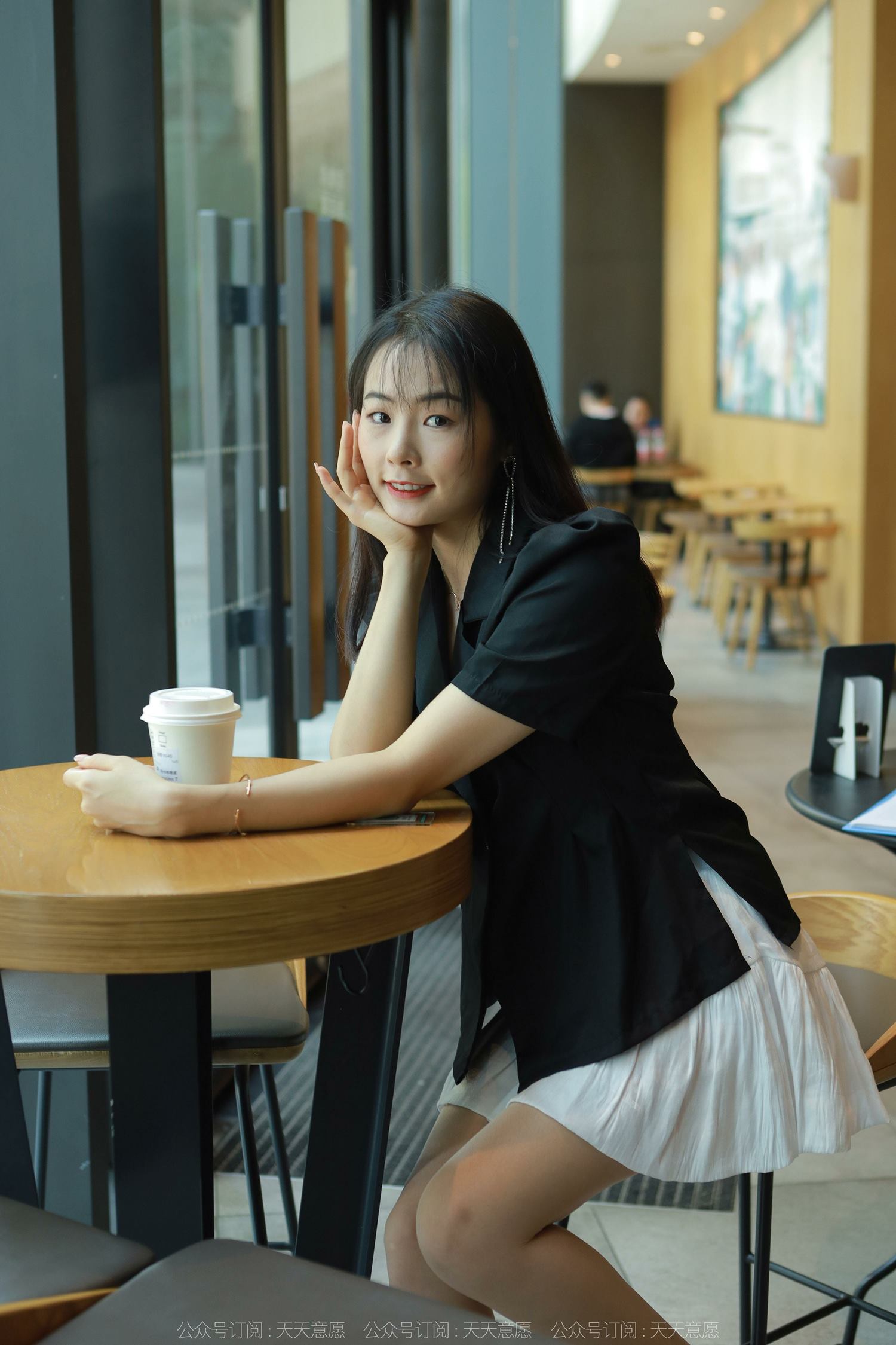 图片[83]-[IESS异思趣向] 耽丝 220403小金的黑色凉鞋 [85P] – 速更版-美库