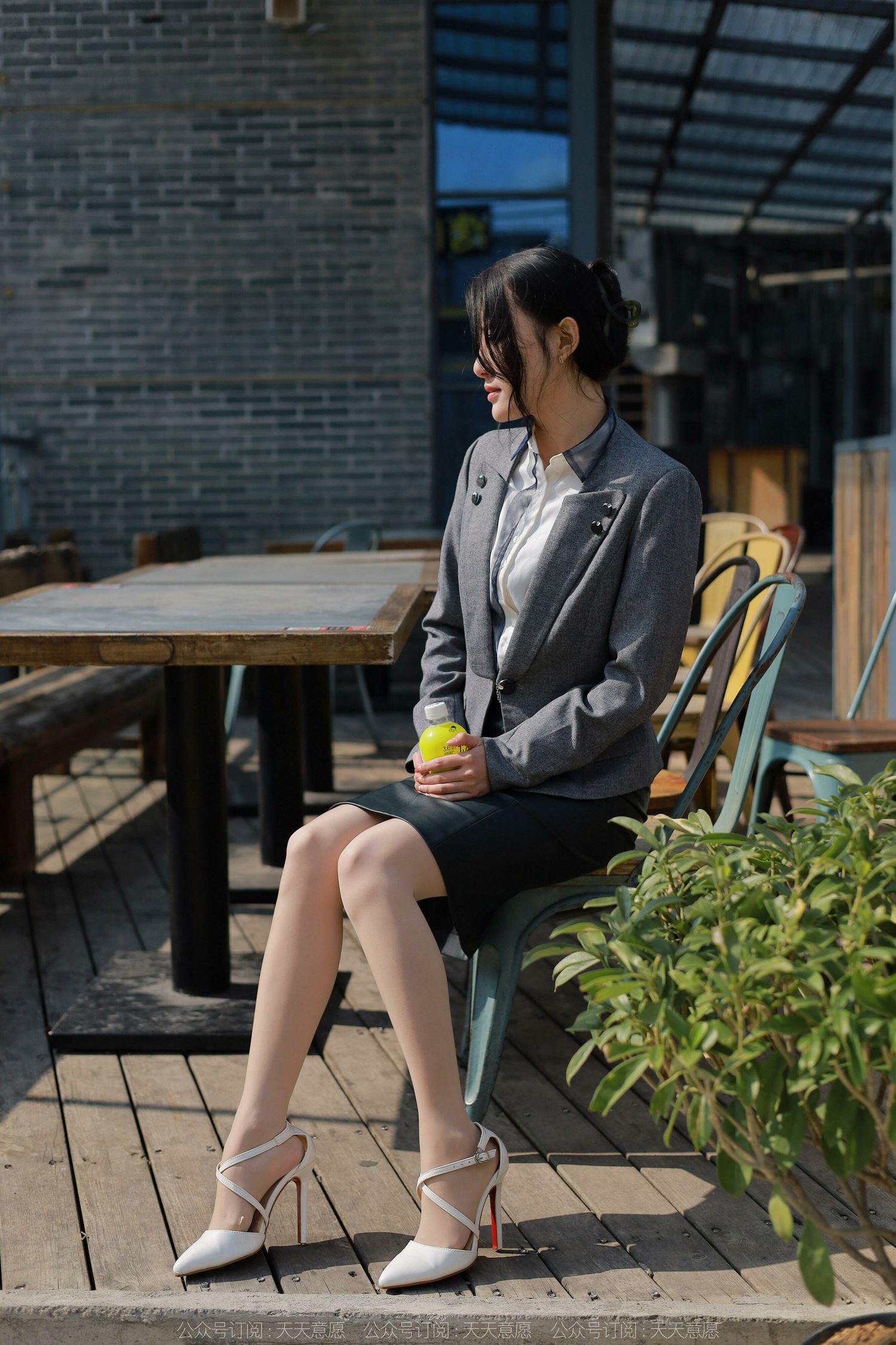 图片[17]-[IESS异思趣向] 2022.04.22 丝享家1067：婉萍《转角遇见她》[80P] – 速更版-美库