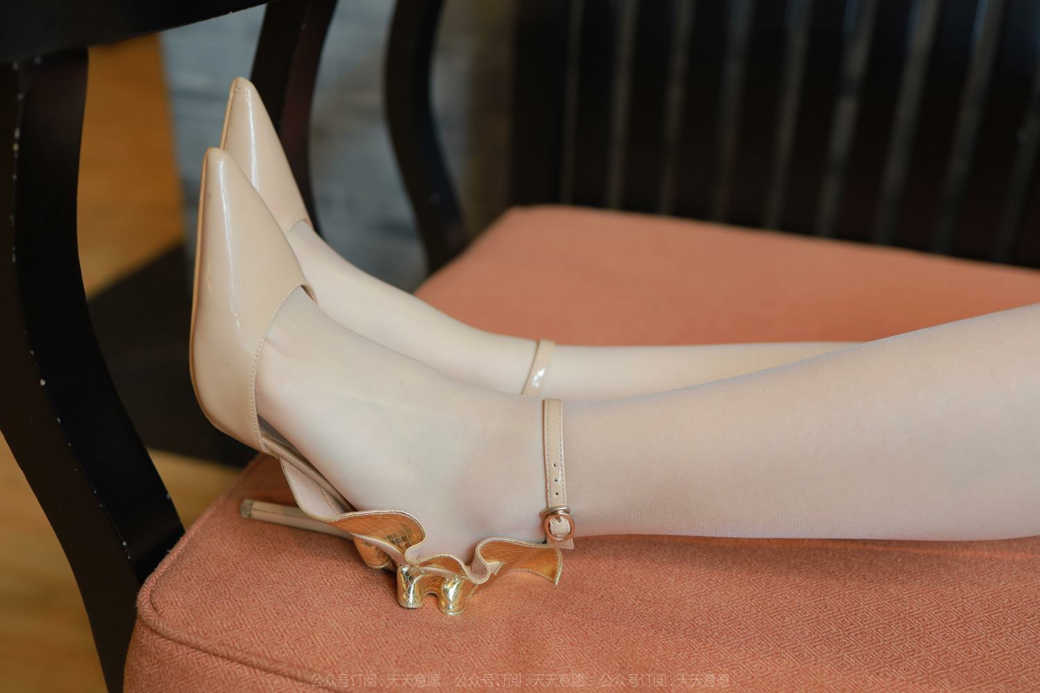 图片[32]-[IESS异思趣向] 耽丝 220414月佳人小婕 [90P] – 速更版-美库