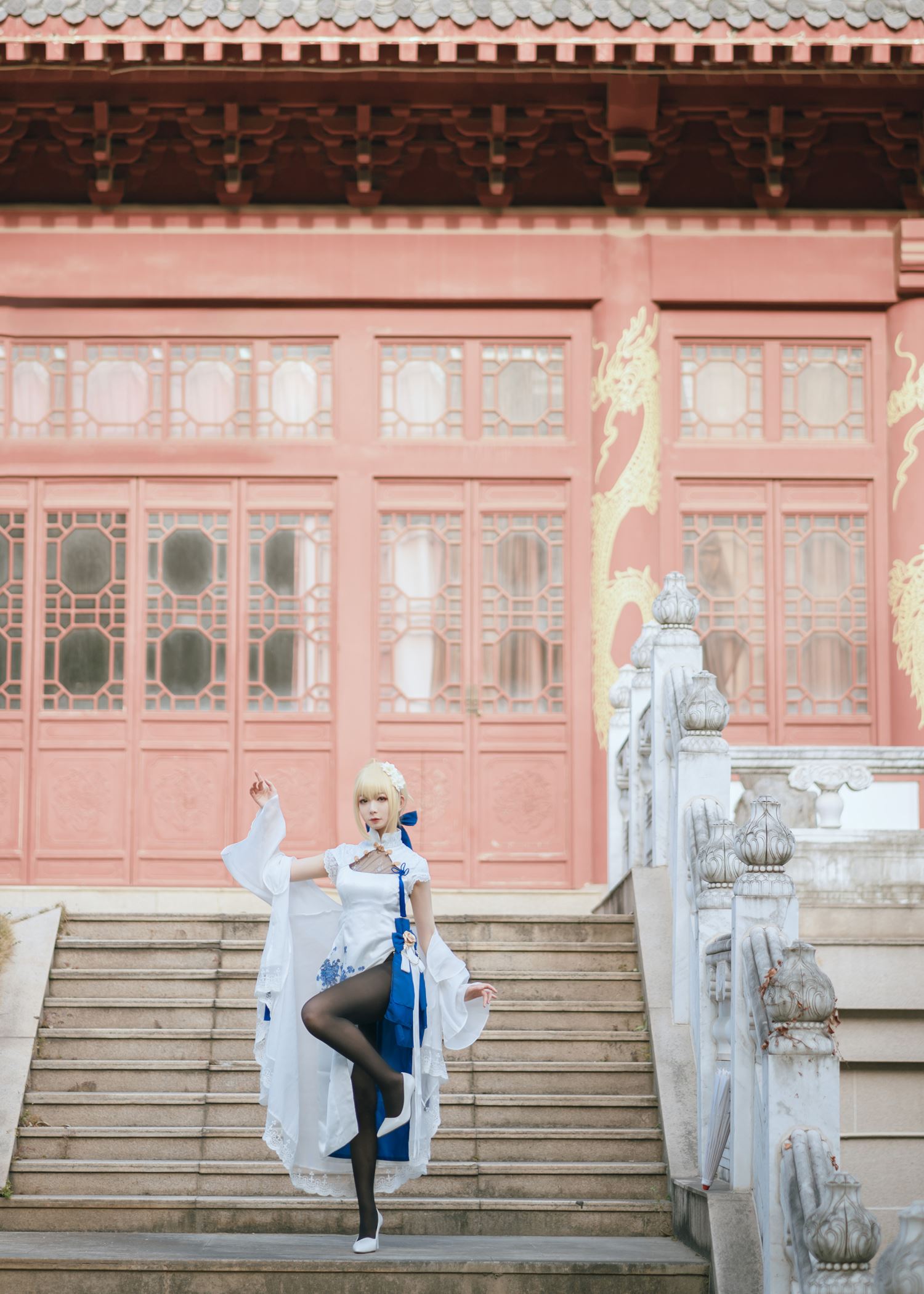 图片[21]-网紅Coser@封疆疆v Saber旗袍 [34P] – 速更版-美库