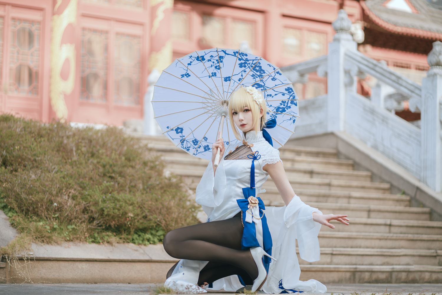 图片[23]-网紅Coser@封疆疆v Saber旗袍 [34P] – 速更版-美库