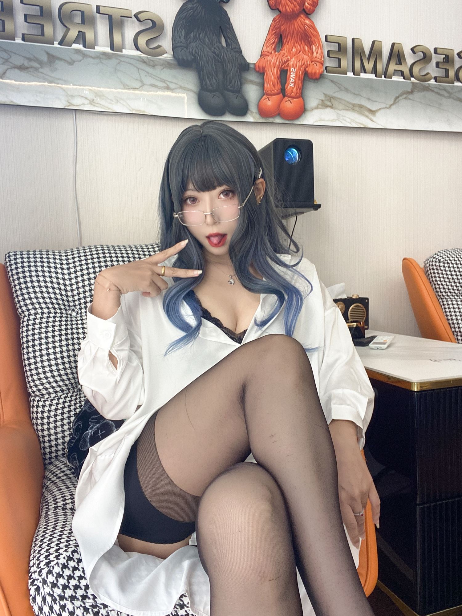 图片[11]-动漫博主Money冷冷  白衬衫 [34P] – 速更版-美库