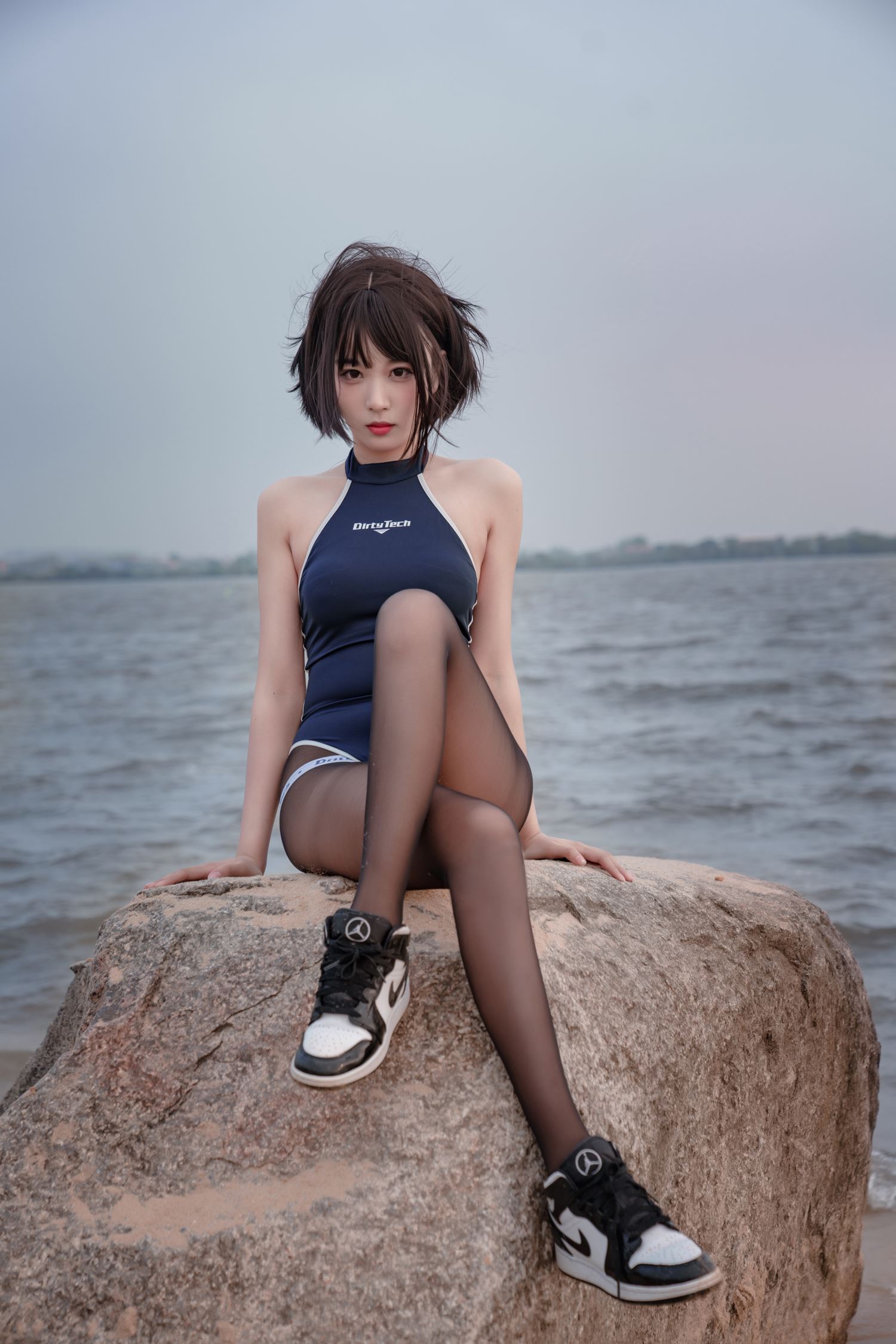 图片[11]-轩萧学姐 – 沙滩竞泳[45P] – 速更版-美库