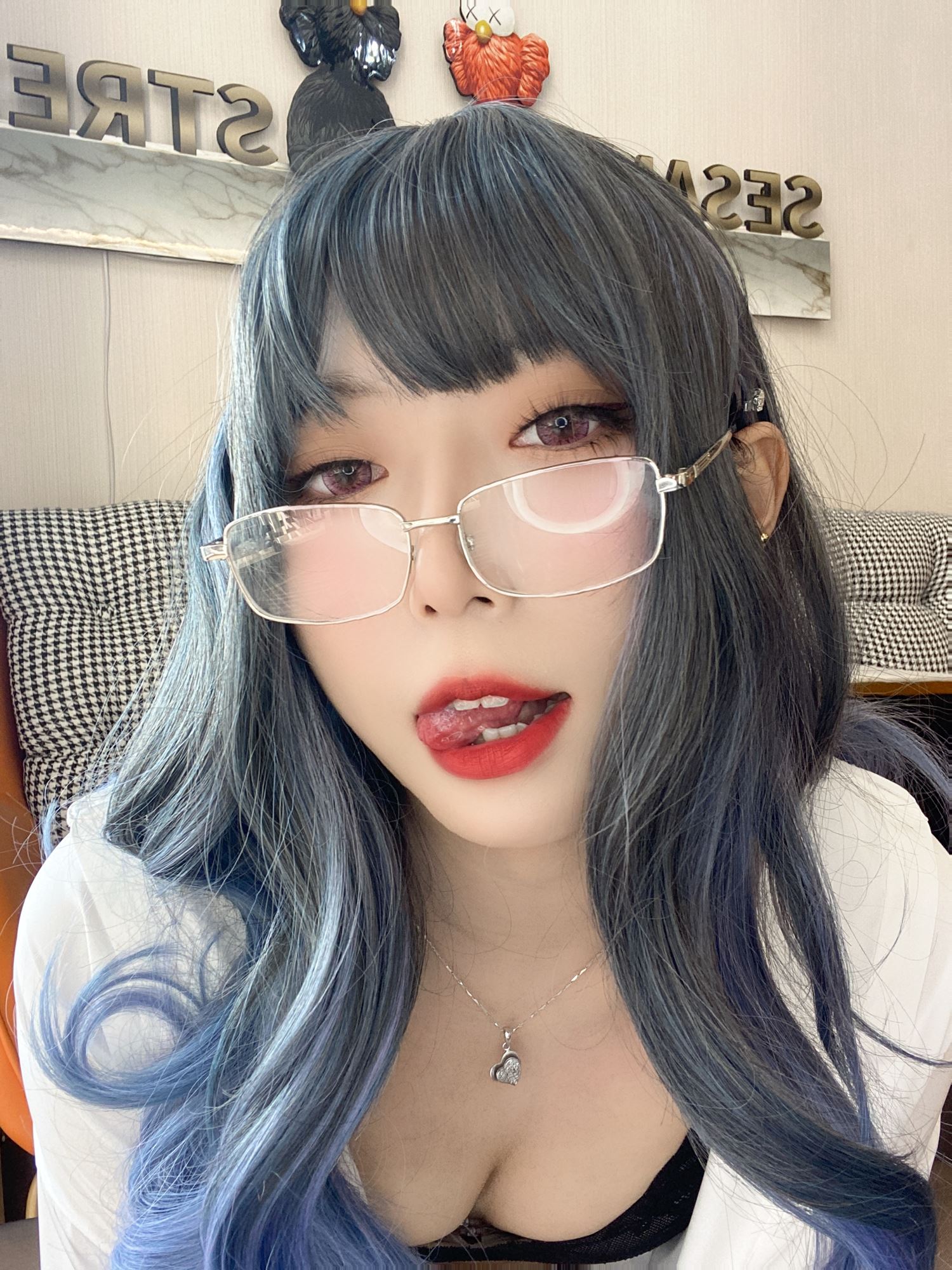 图片[29]-动漫博主Money冷冷  白衬衫 [34P] – 速更版-美库