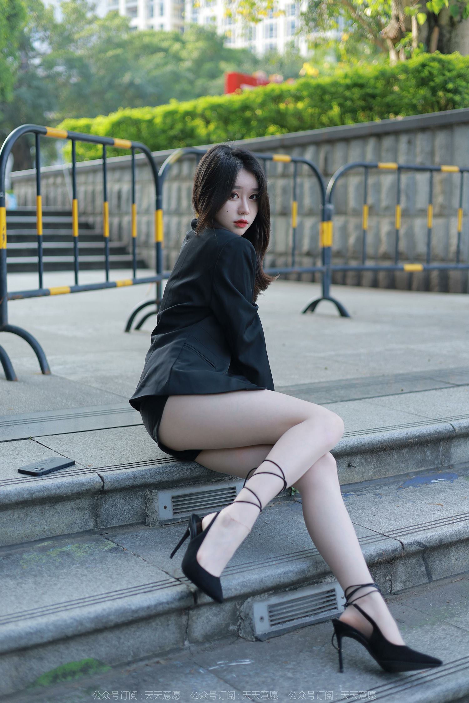 图片[12]-[IESS异思趣向] 耽丝 220422美腿天花板 [79P] – 速更版-美库