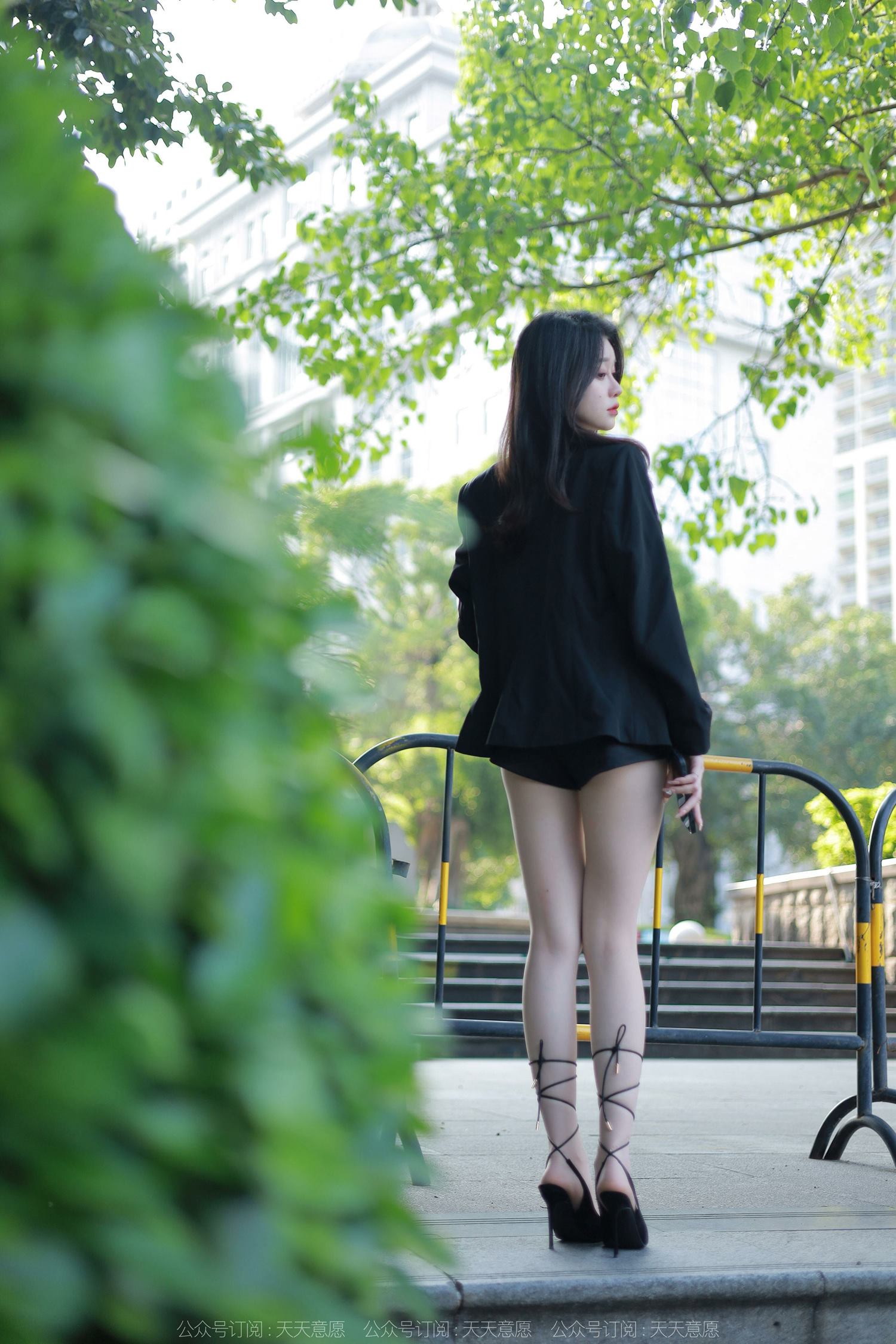 图片[71]-[IESS异思趣向] 耽丝 220422美腿天花板 [79P] – 速更版-美库