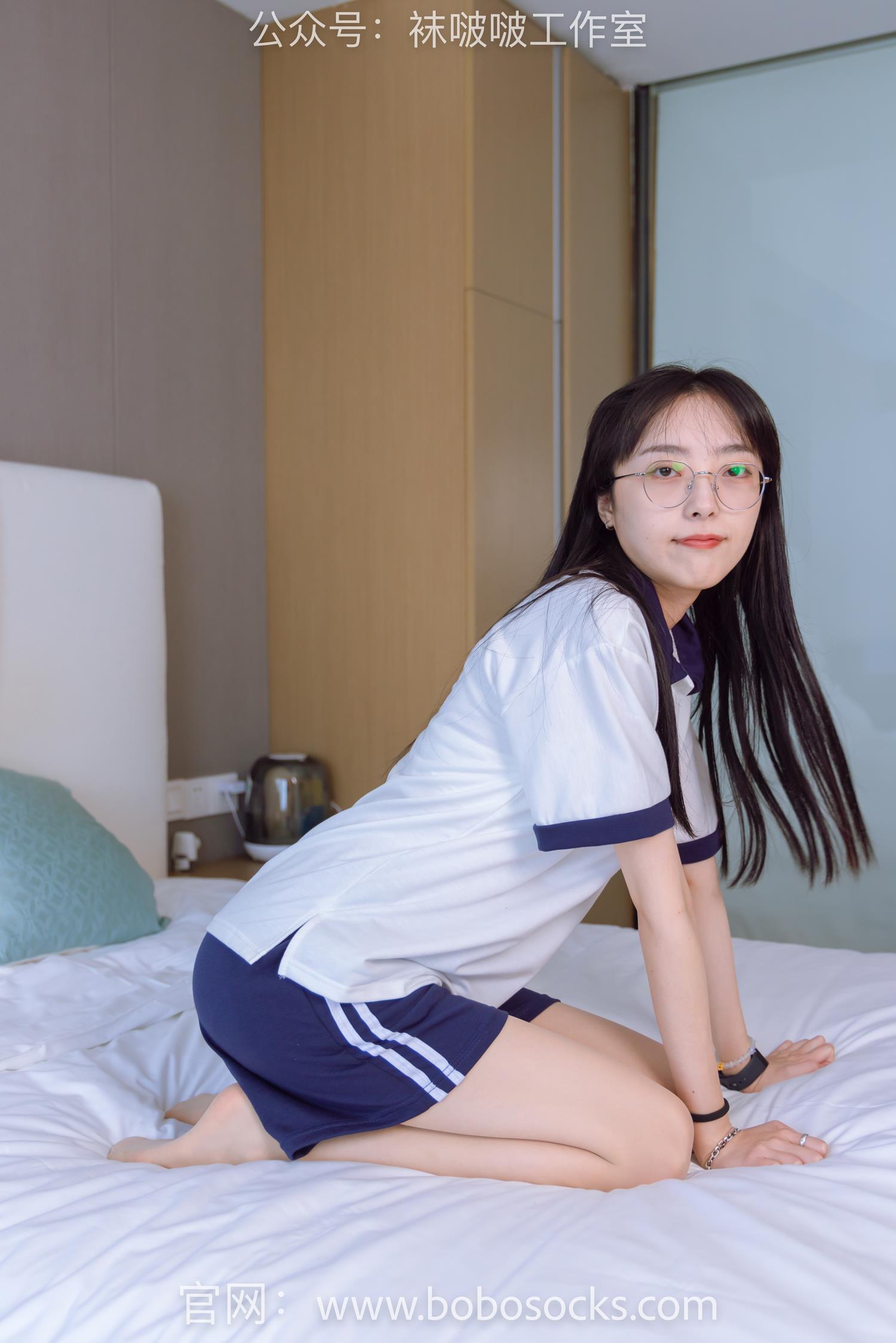图片[116]-[BoBoSocks袜啵啵]NO.118 稚予-运动鞋、白棉袜、肉丝、踩小熊玩偶[140P] – 速更版-美库