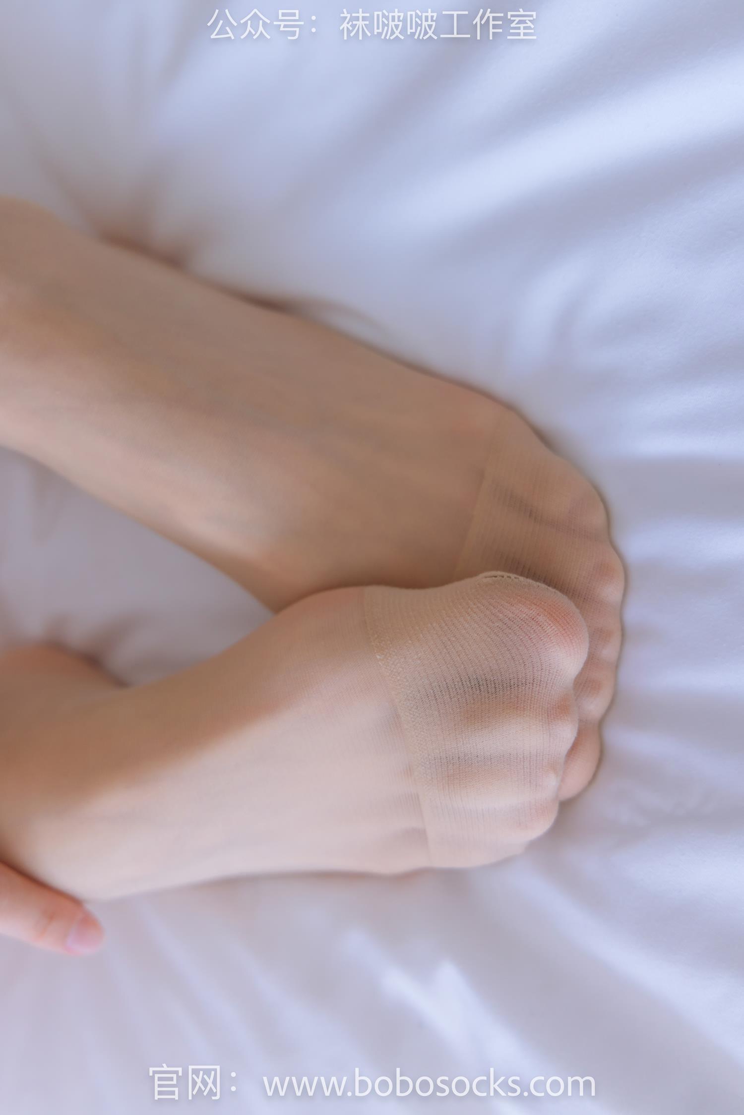 图片[122]-[BoBoSocks袜啵啵]NO.118 稚予-运动鞋、白棉袜、肉丝、踩小熊玩偶[140P] – 速更版-美库